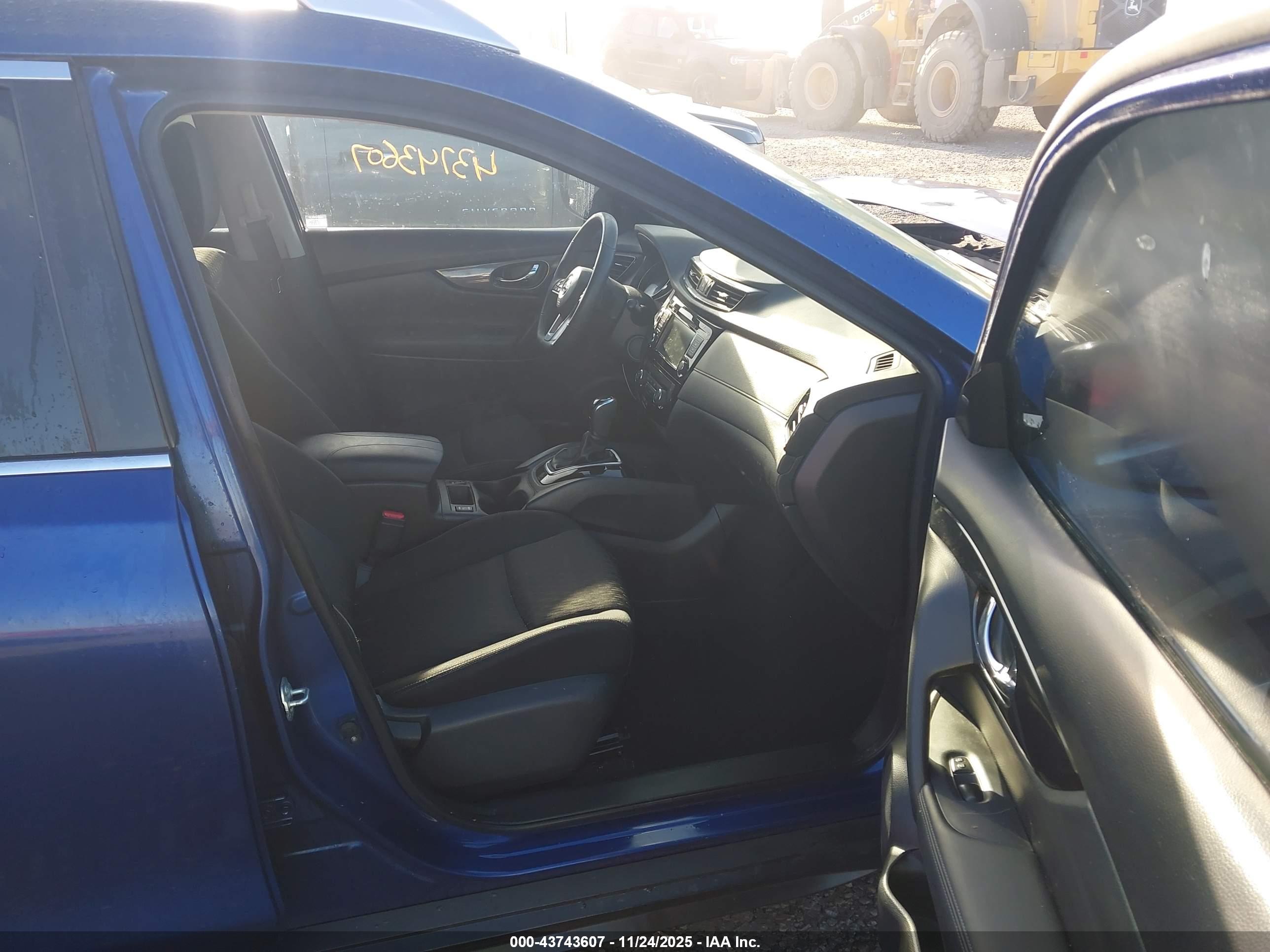 NISSAN ROGUE image 5