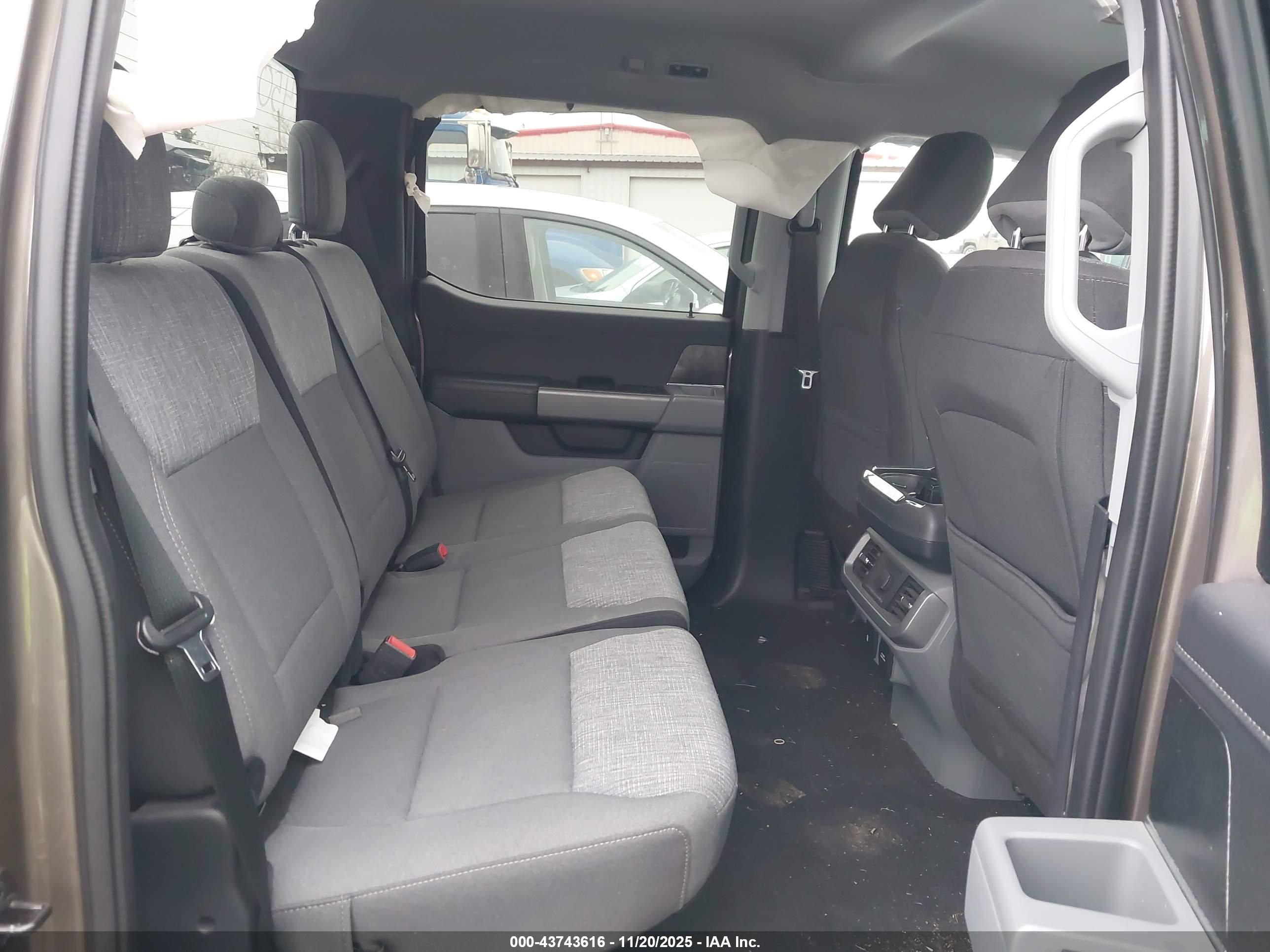 FORD F-150 image 8