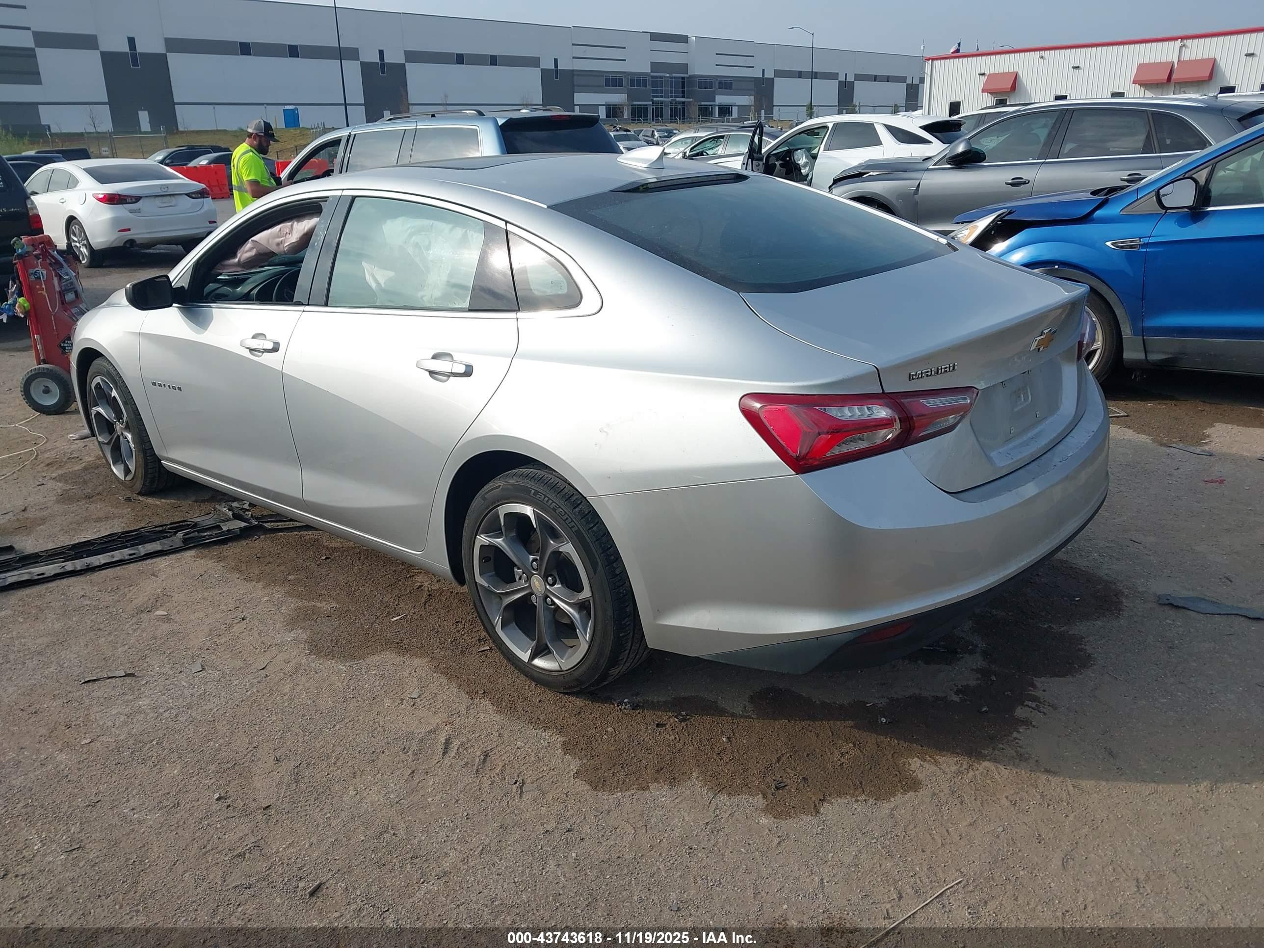 CHEVROLET MALIBU image 3