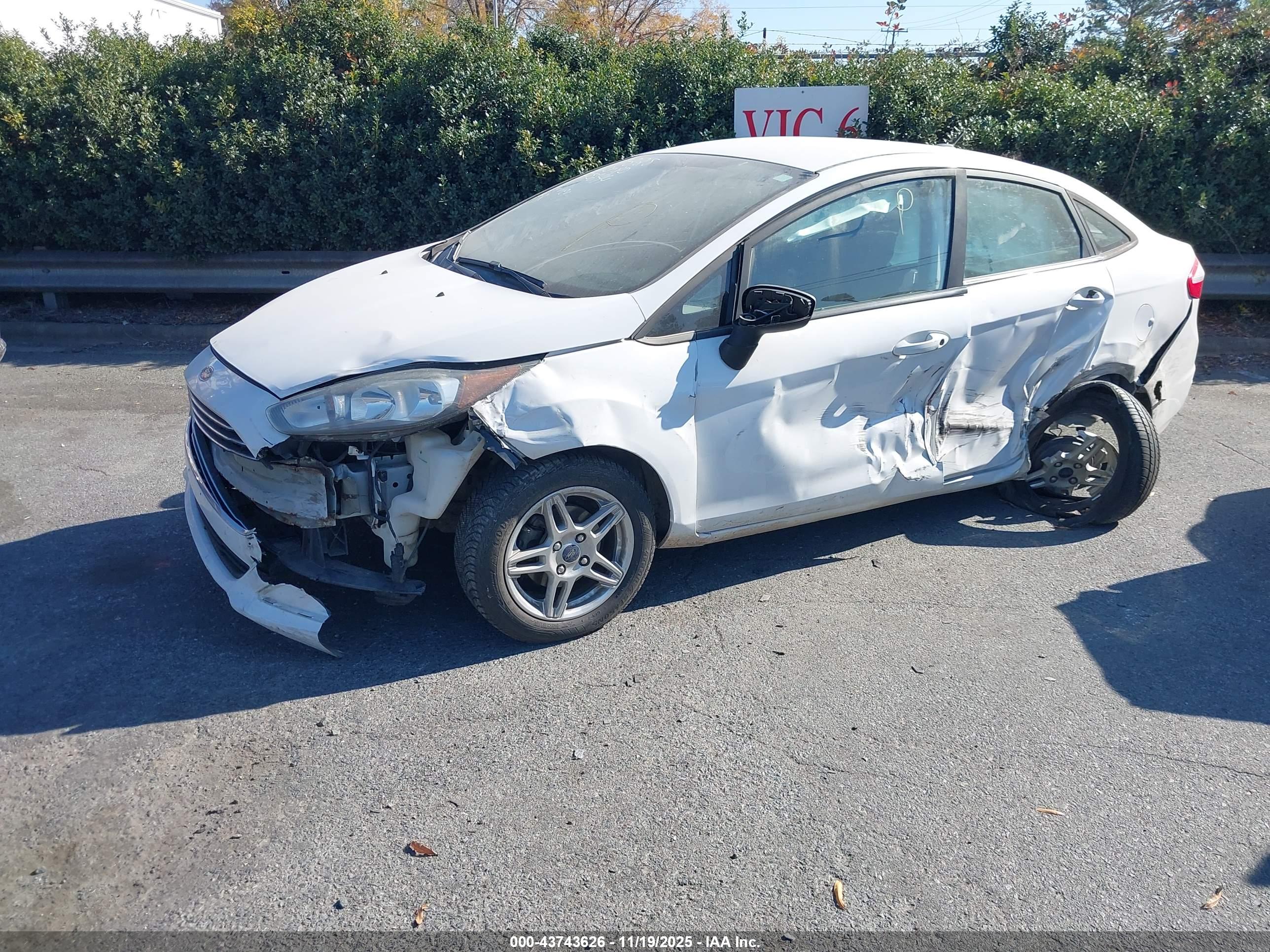 FORD FIESTA image 2