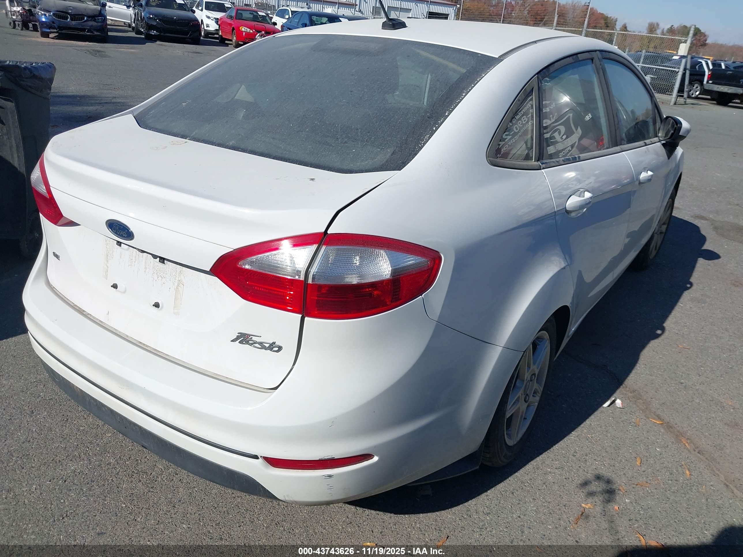 FORD FIESTA image 4
