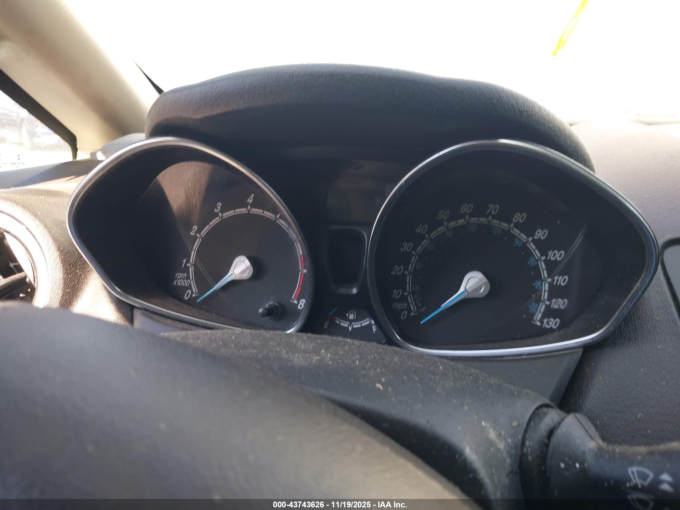 FORD FIESTA image 7