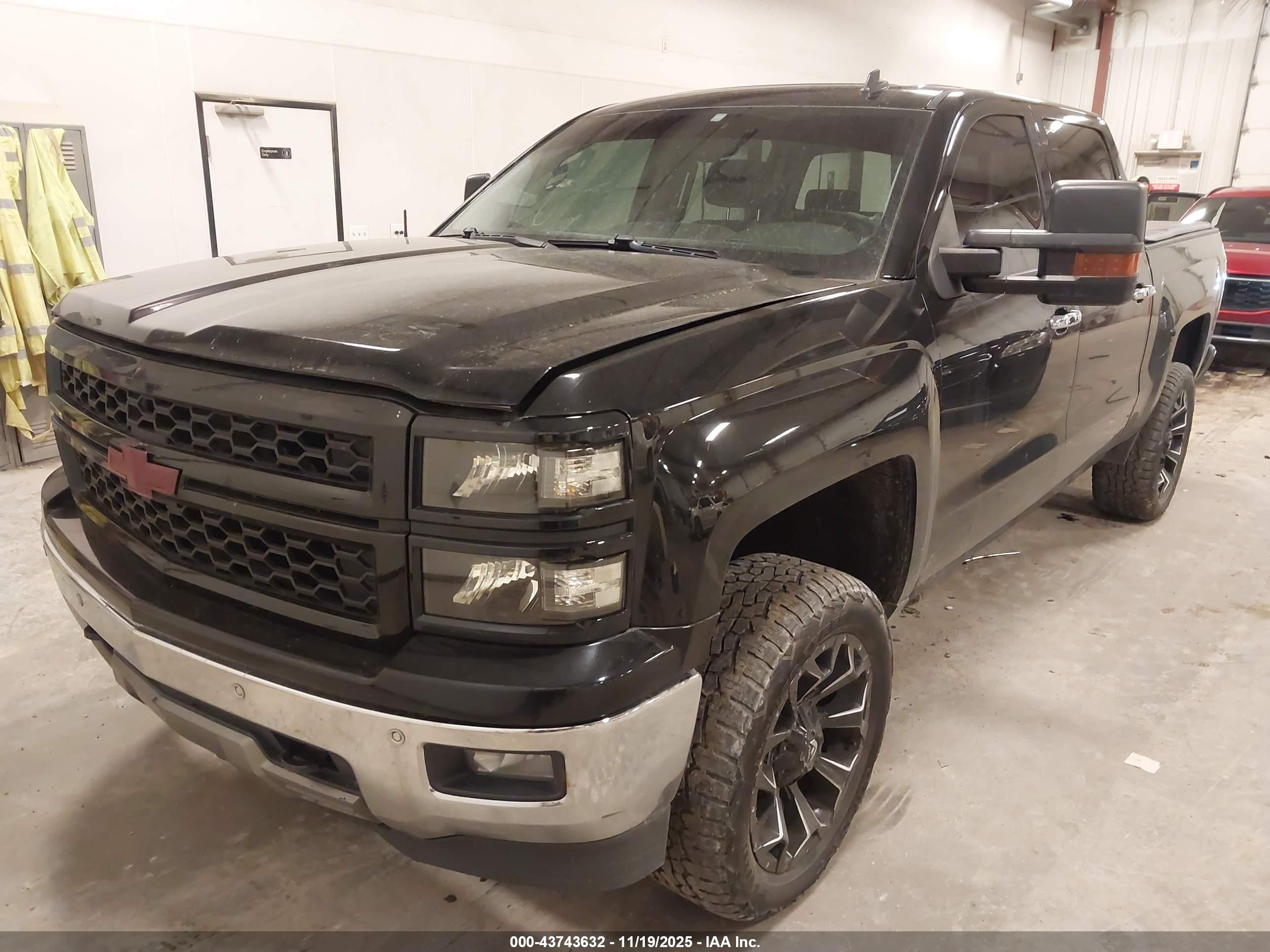 CHEVROLET SILVERADO image 2