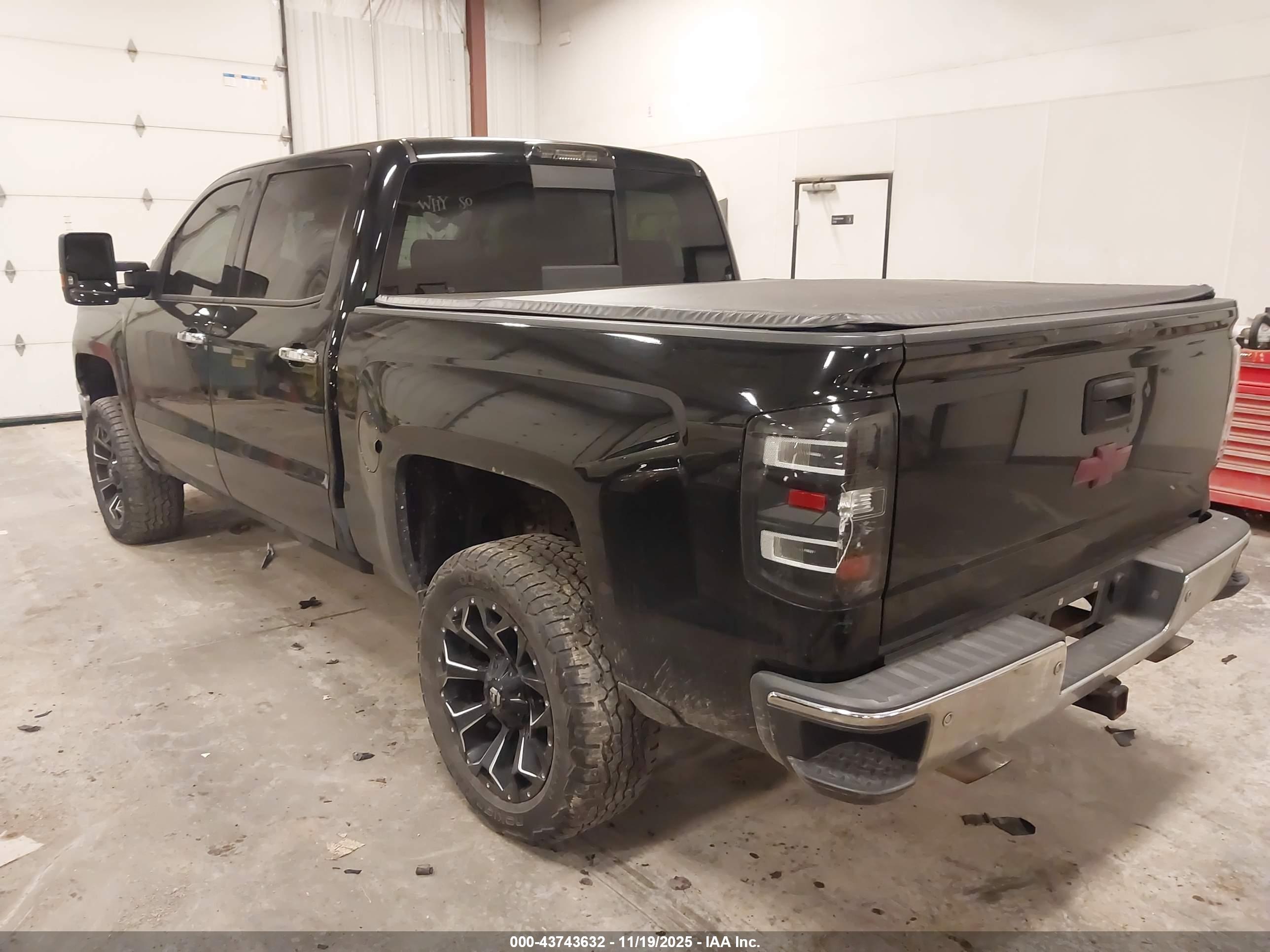 CHEVROLET SILVERADO image 3