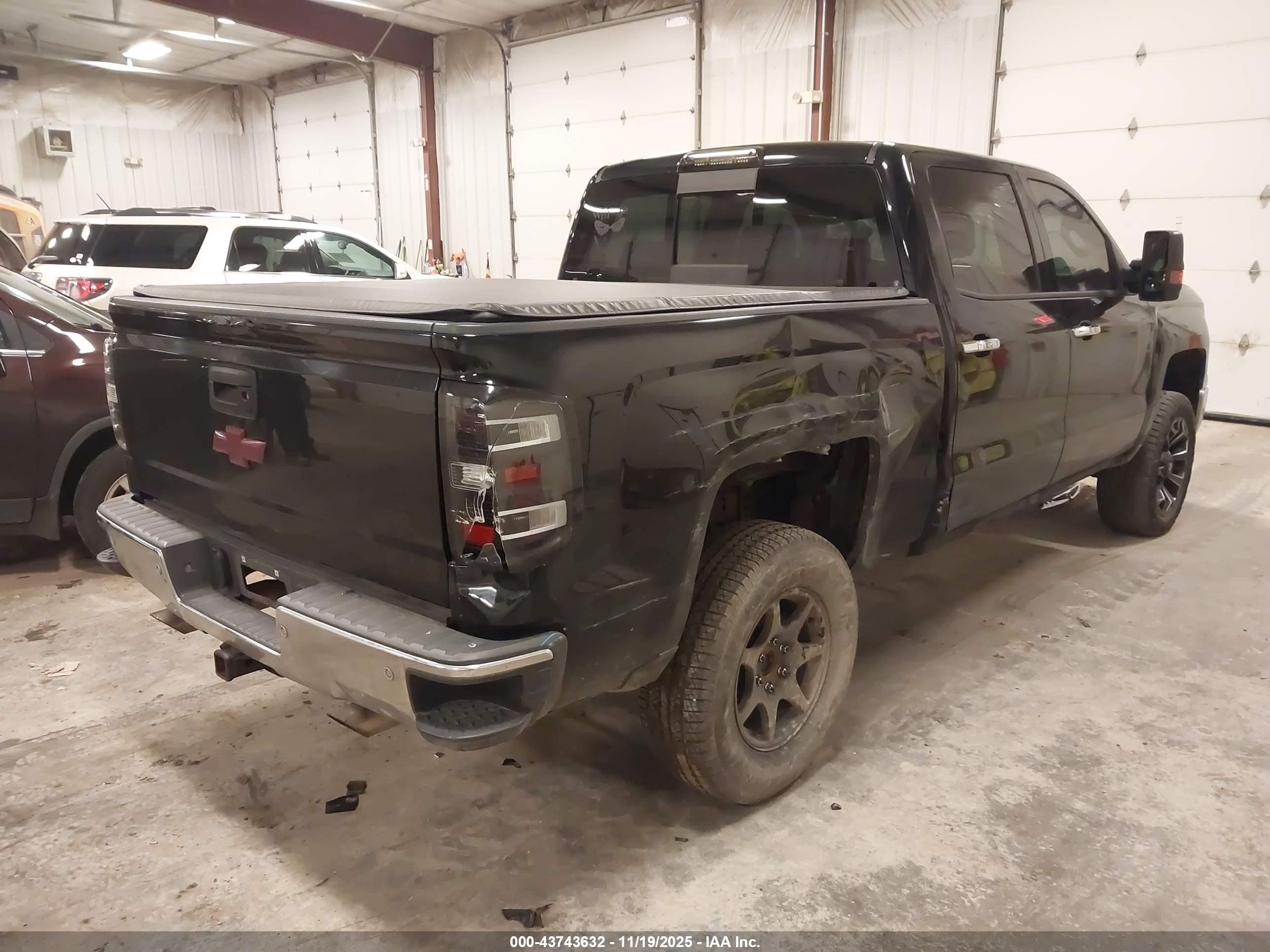 CHEVROLET SILVERADO image 4