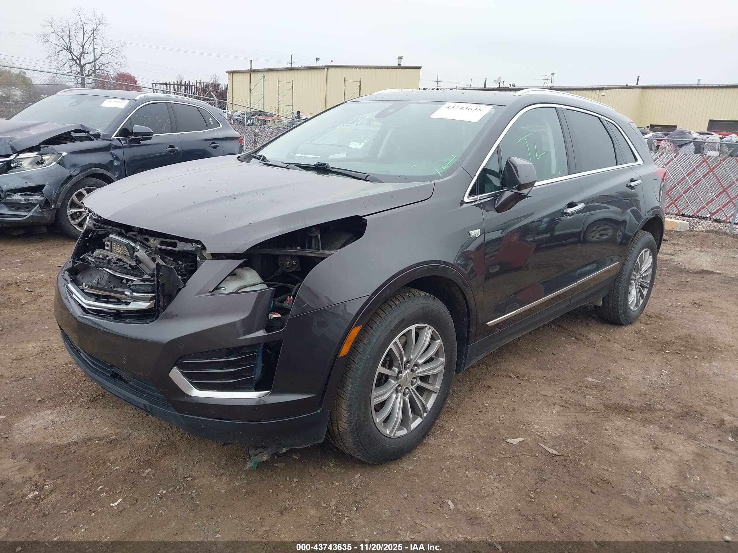 CADILLAC XT5 image 2