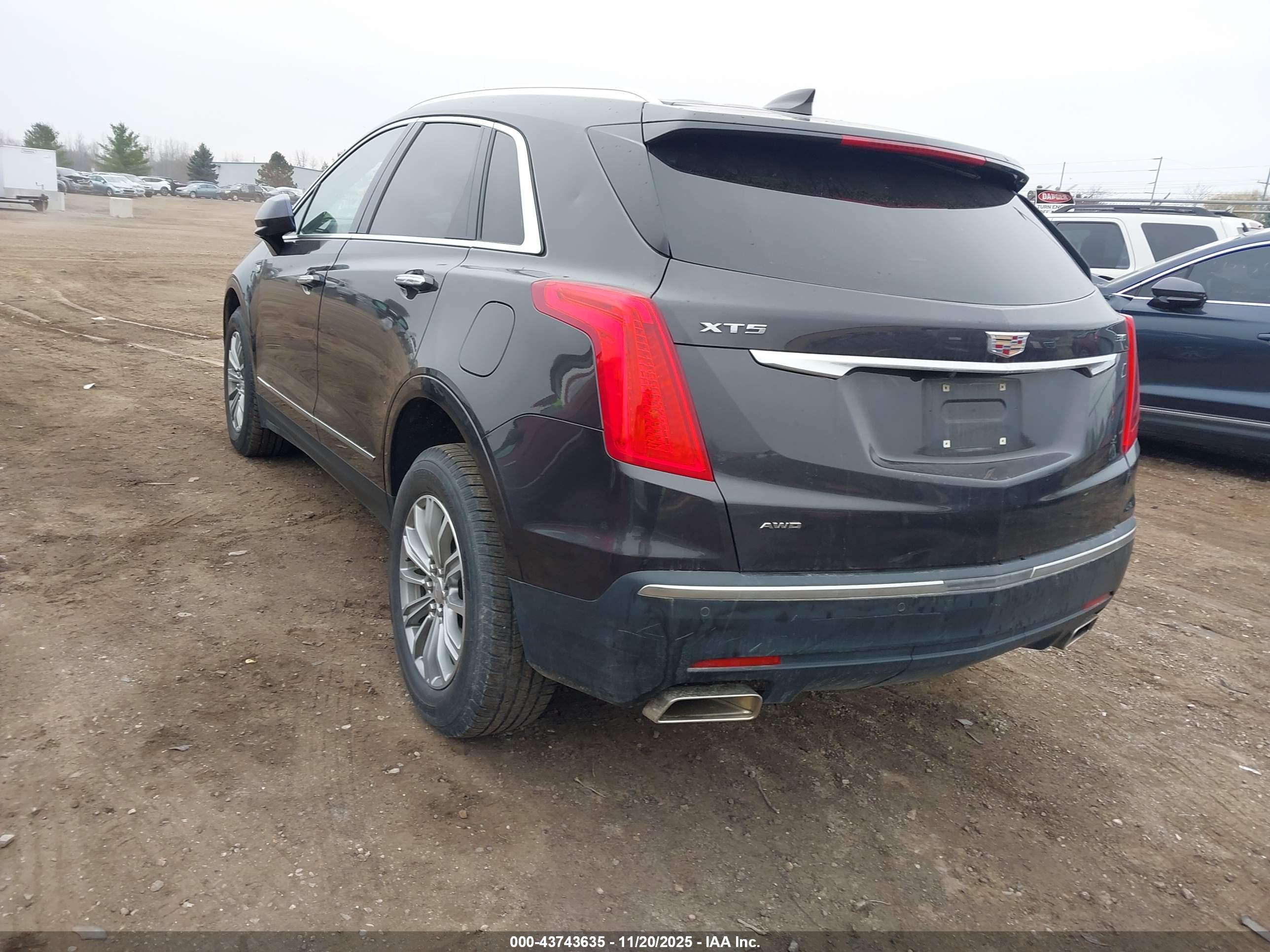 CADILLAC XT5 image 3