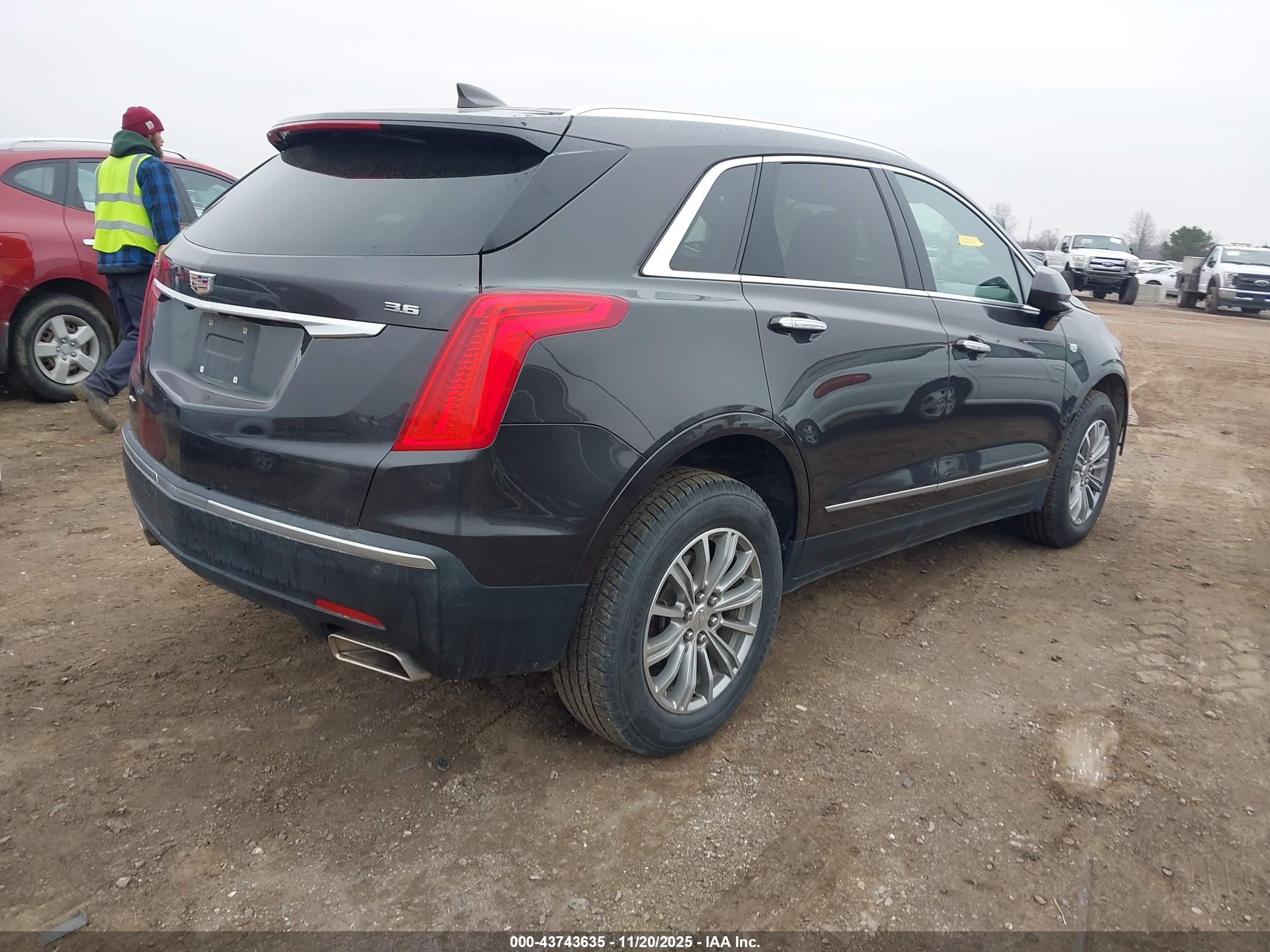 CADILLAC XT5 image 4