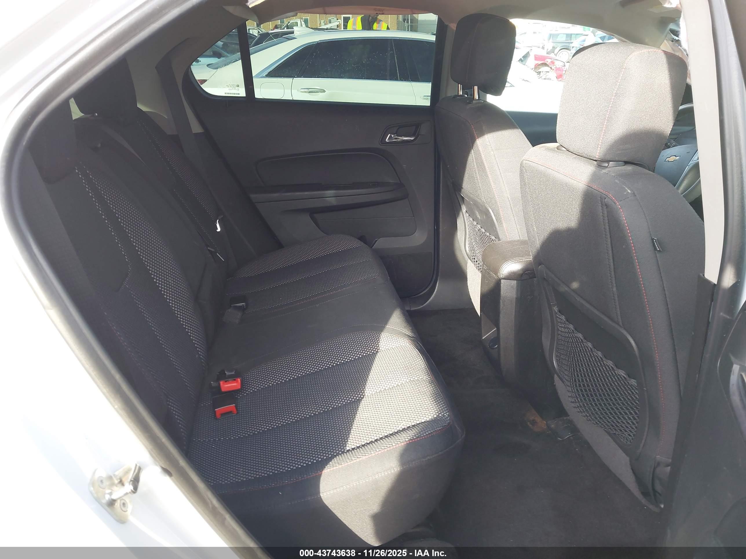 CHEVROLET EQUINOX image 8
