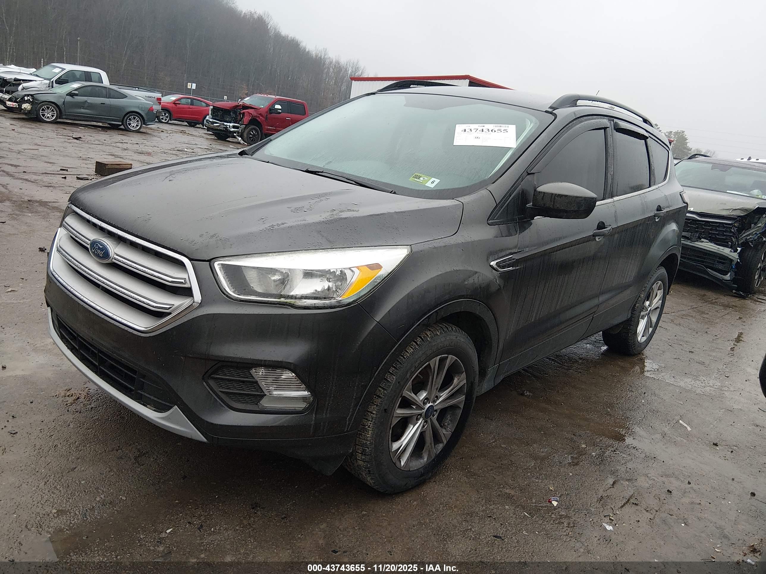 FORD ESCAPE image 2