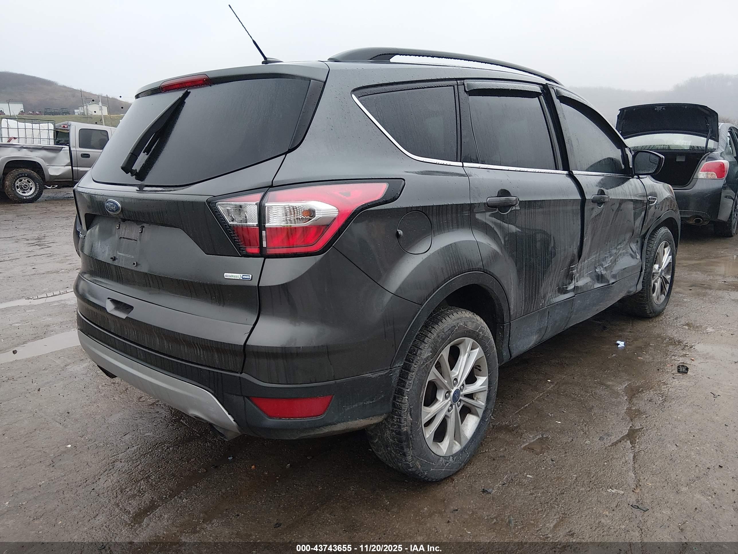 FORD ESCAPE image 4