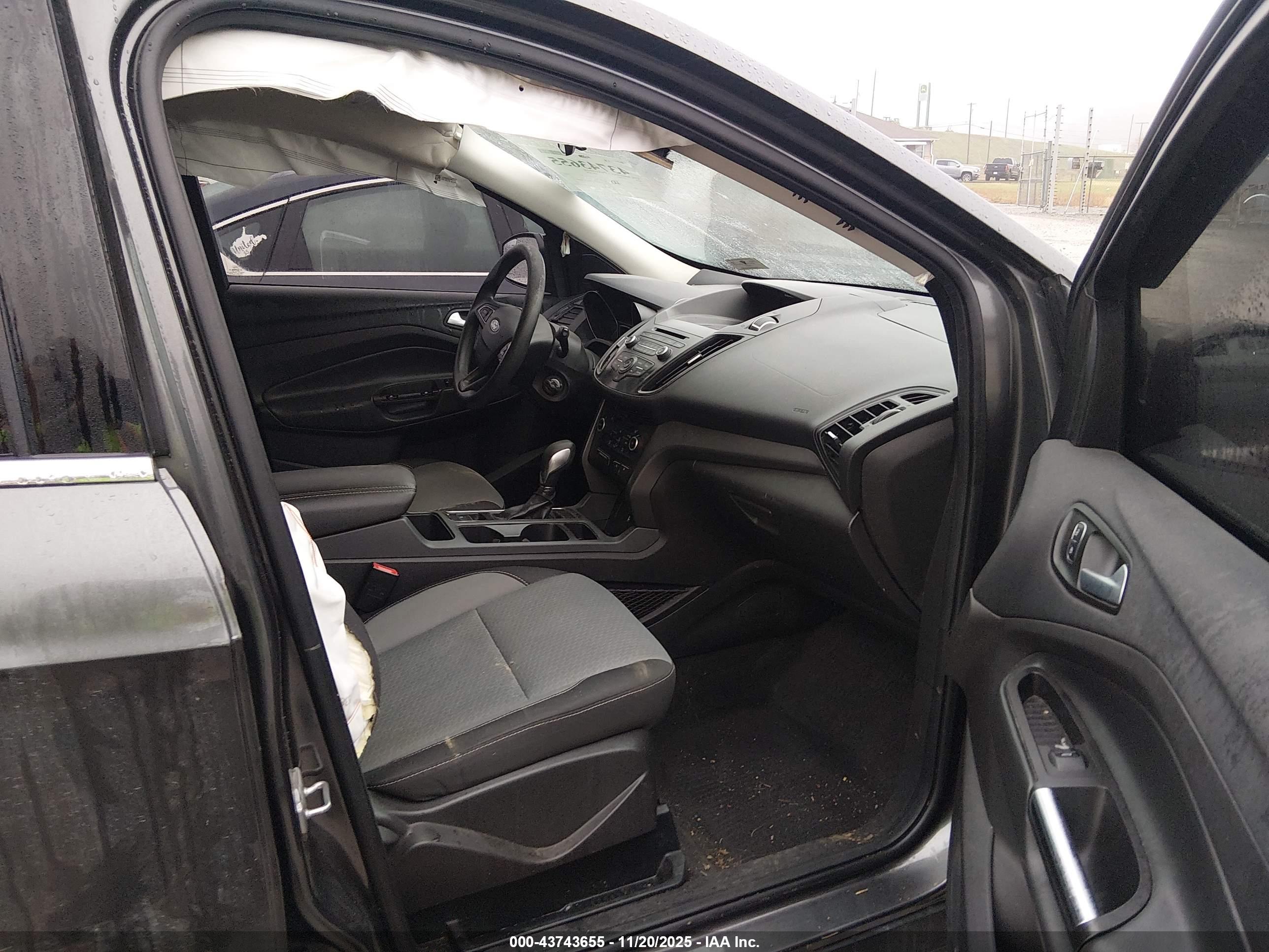 FORD ESCAPE image 5