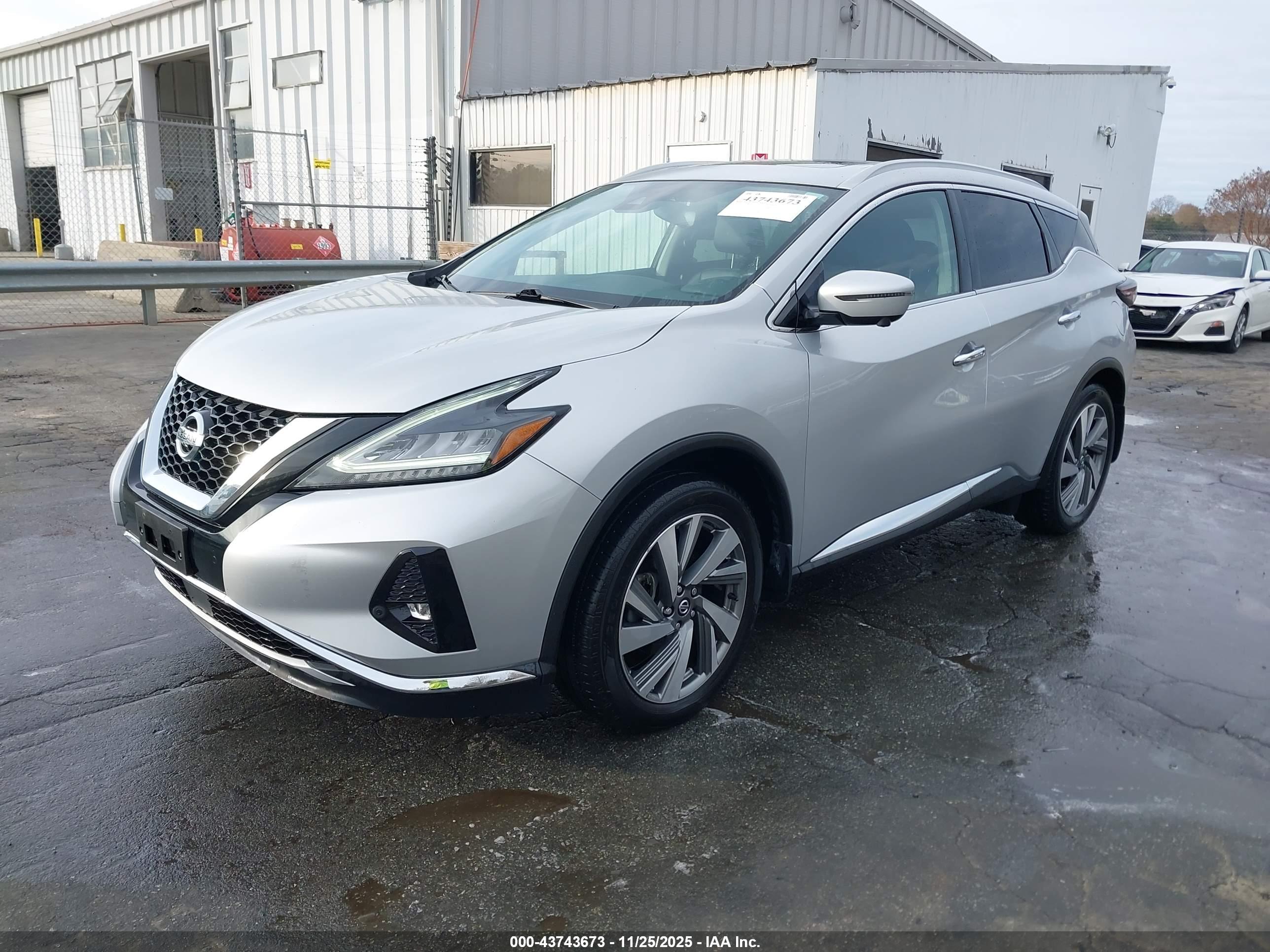 NISSAN MURANO image 2