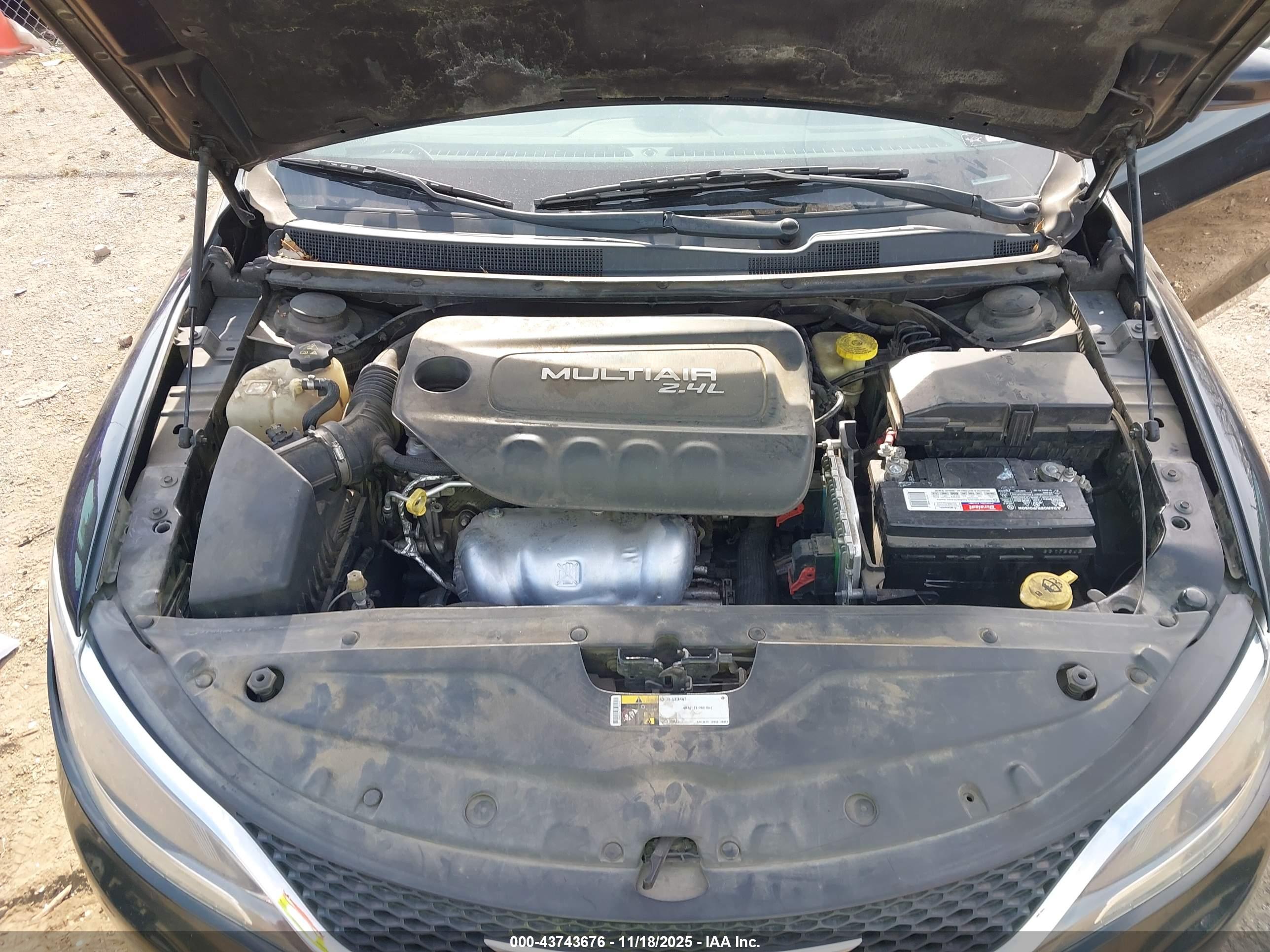 CHRYSLER 200 image 10