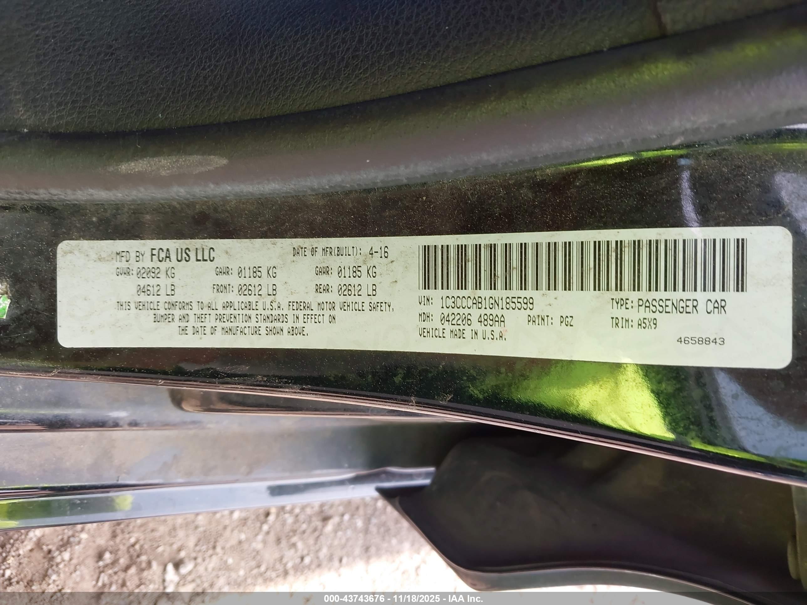 CHRYSLER 200 image 9