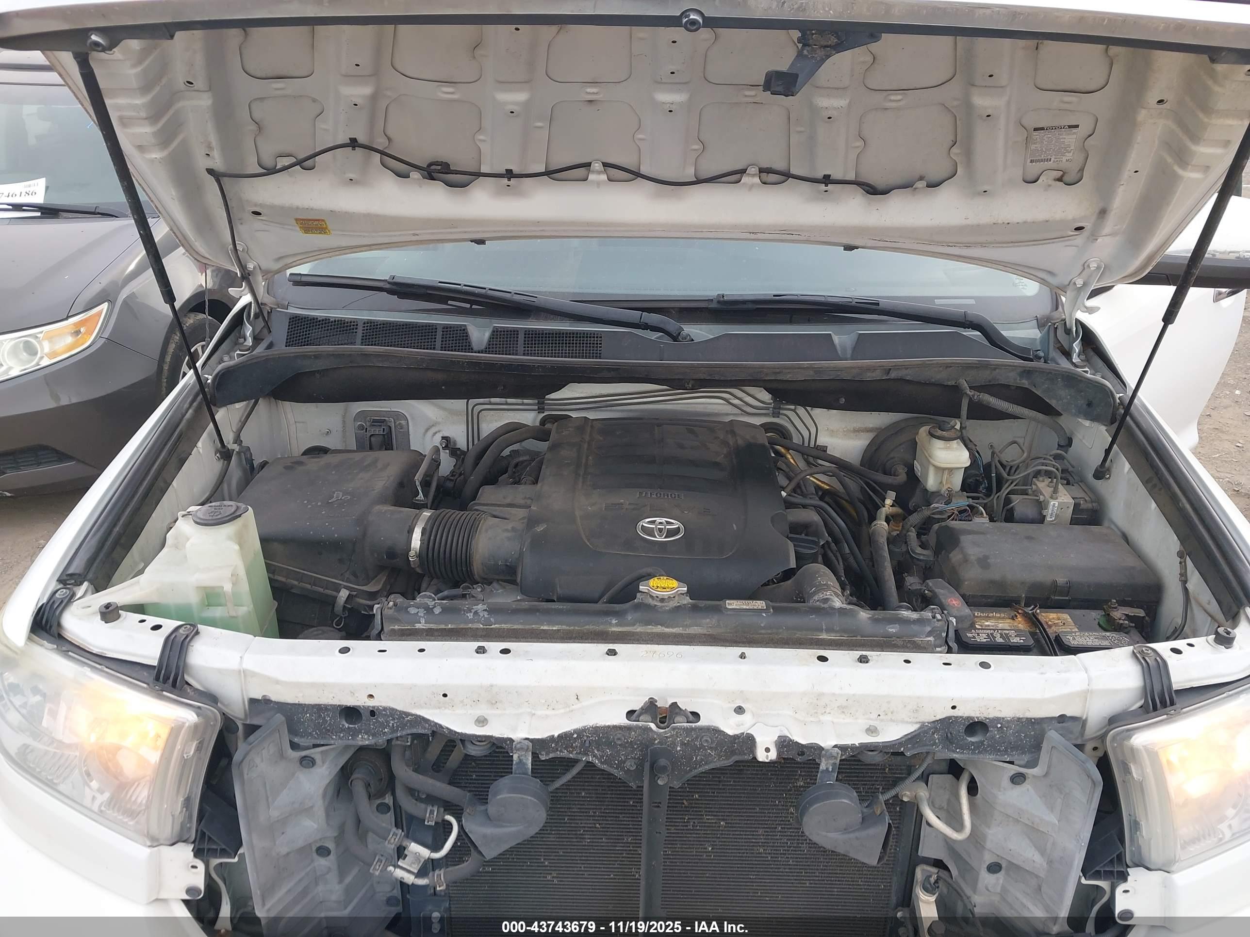 TOYOTA TUNDRA image 10
