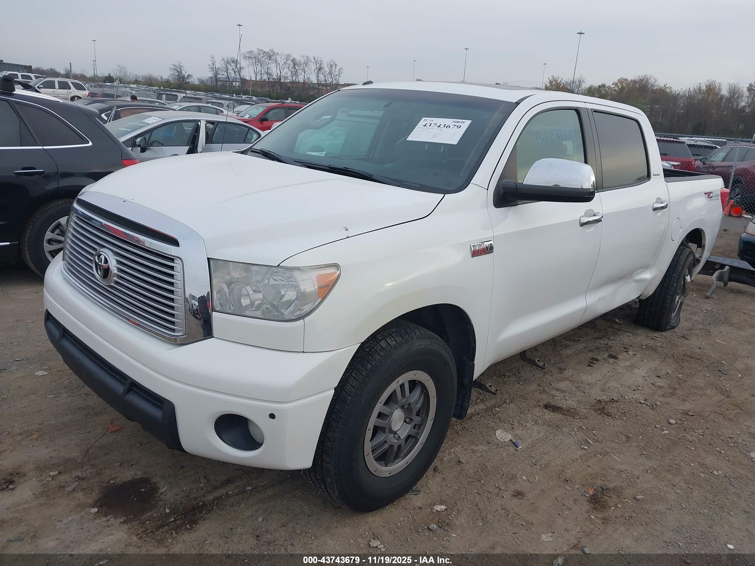 TOYOTA TUNDRA image 2