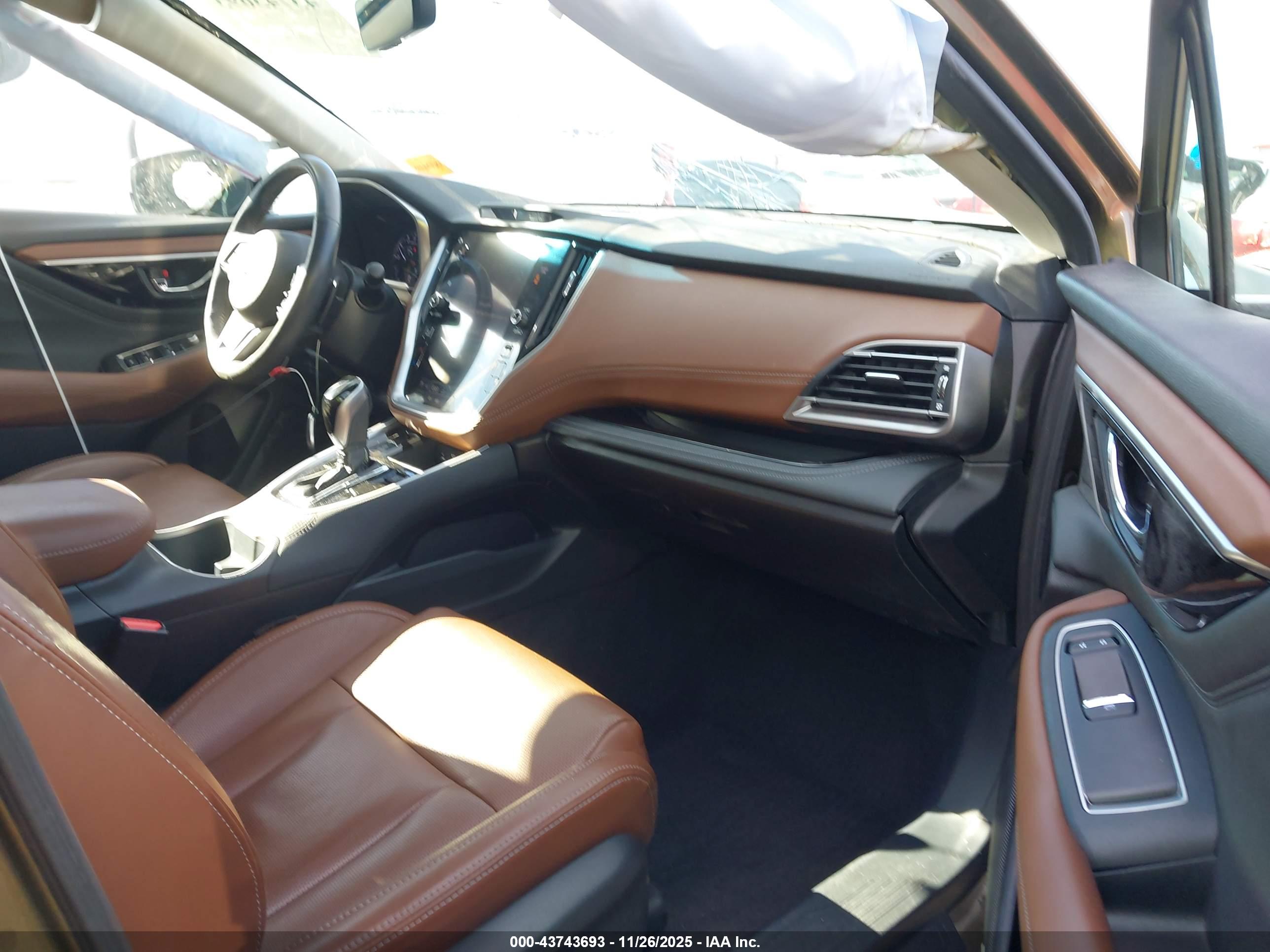 SUBARU OUTBACK image 5