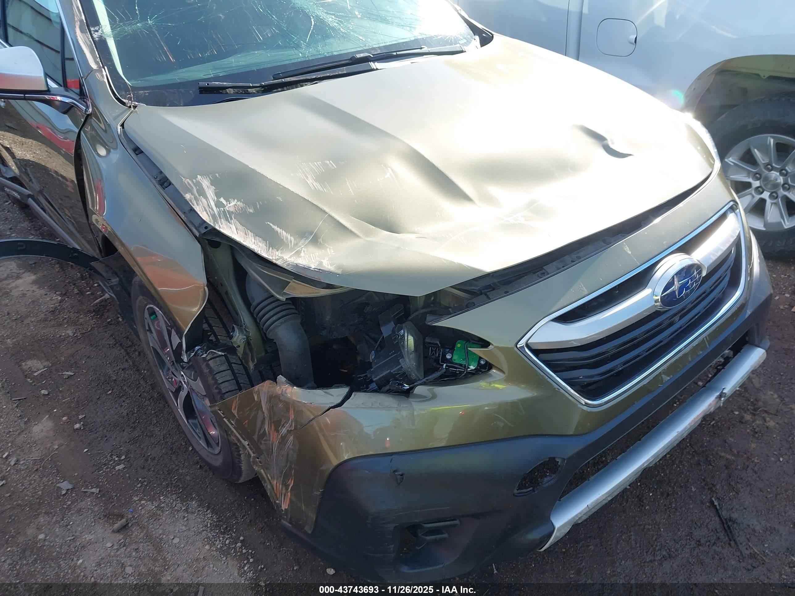 SUBARU OUTBACK image 6