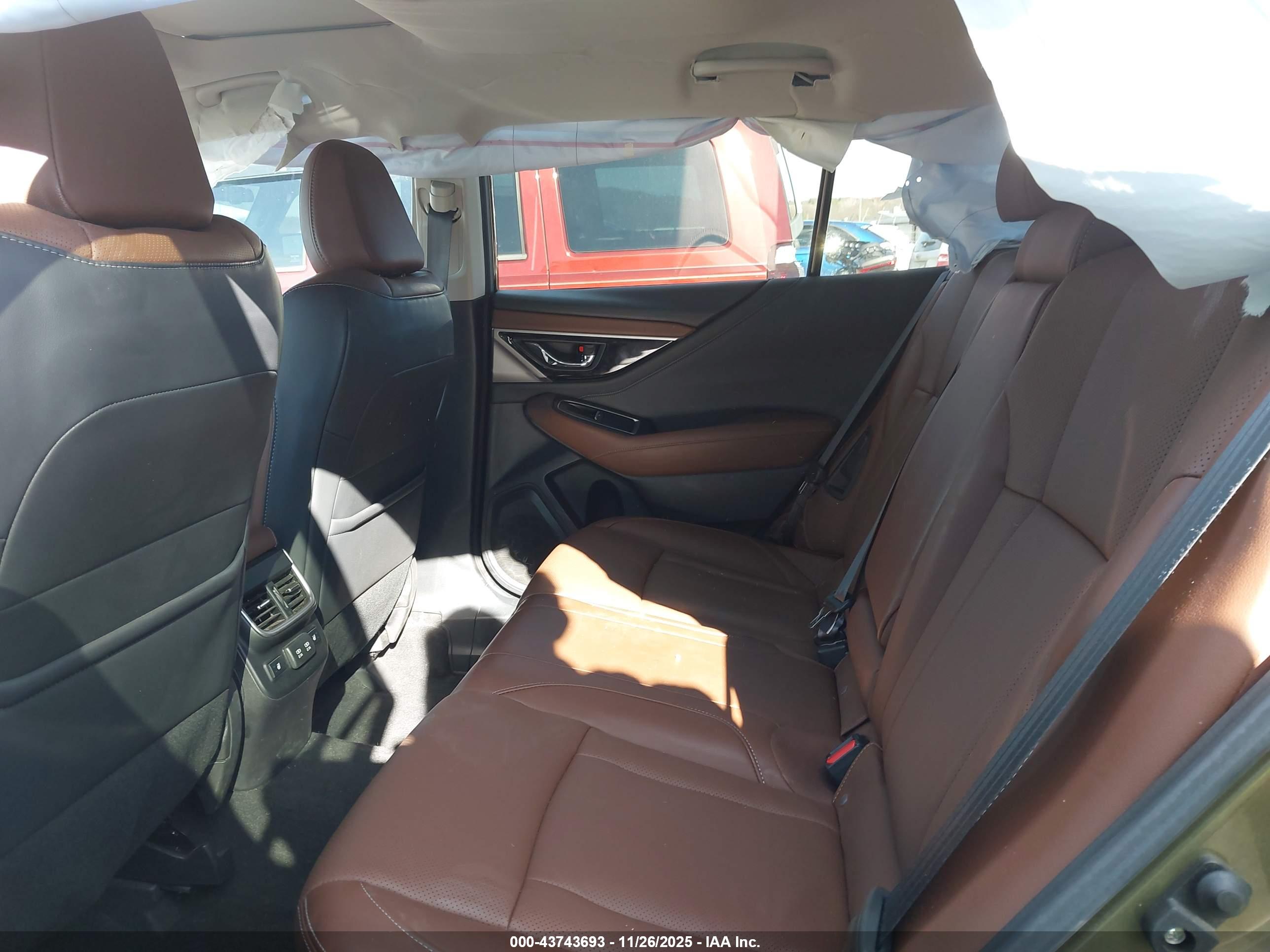 SUBARU OUTBACK image 8
