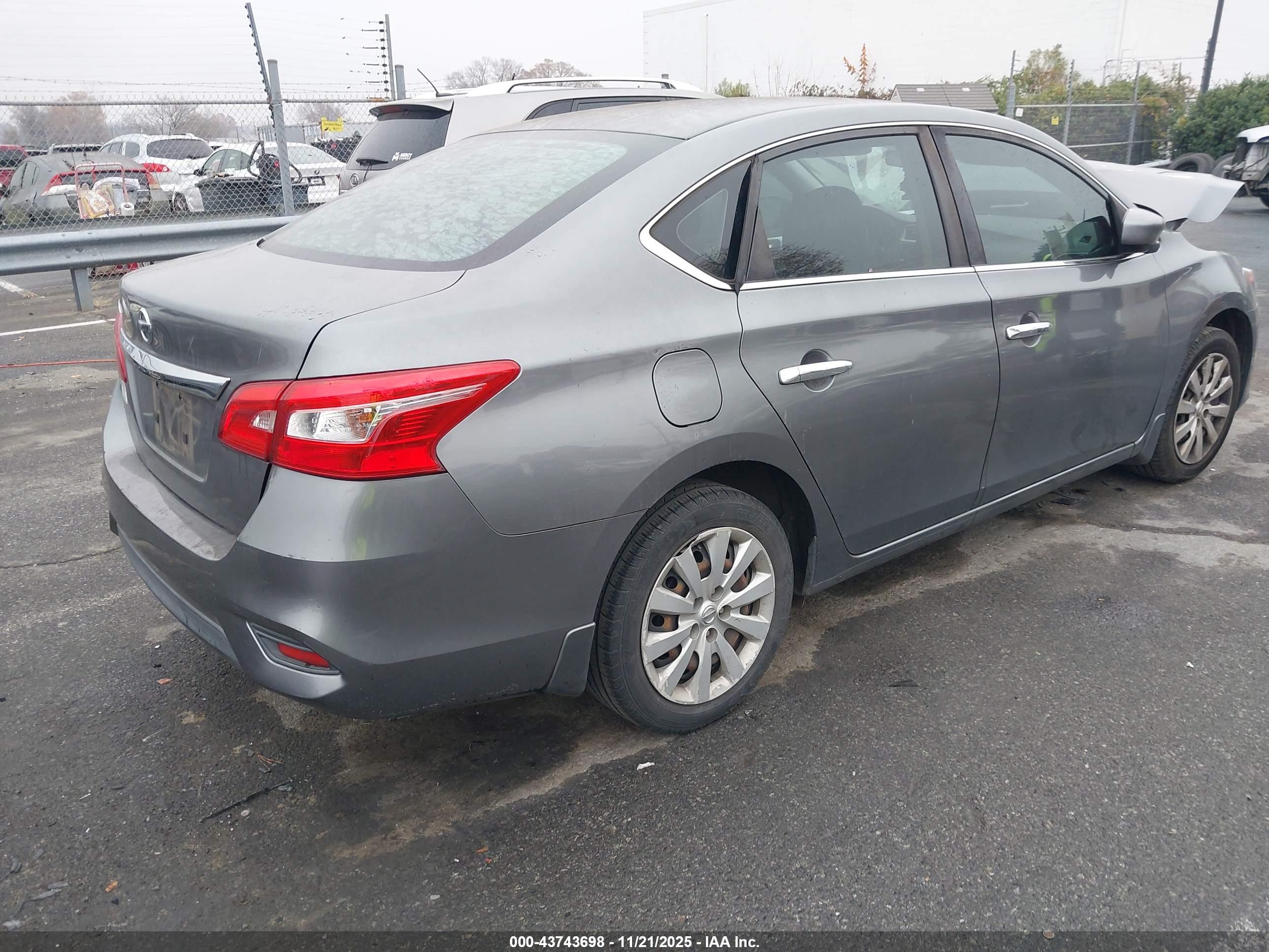NISSAN SENTRA image 4