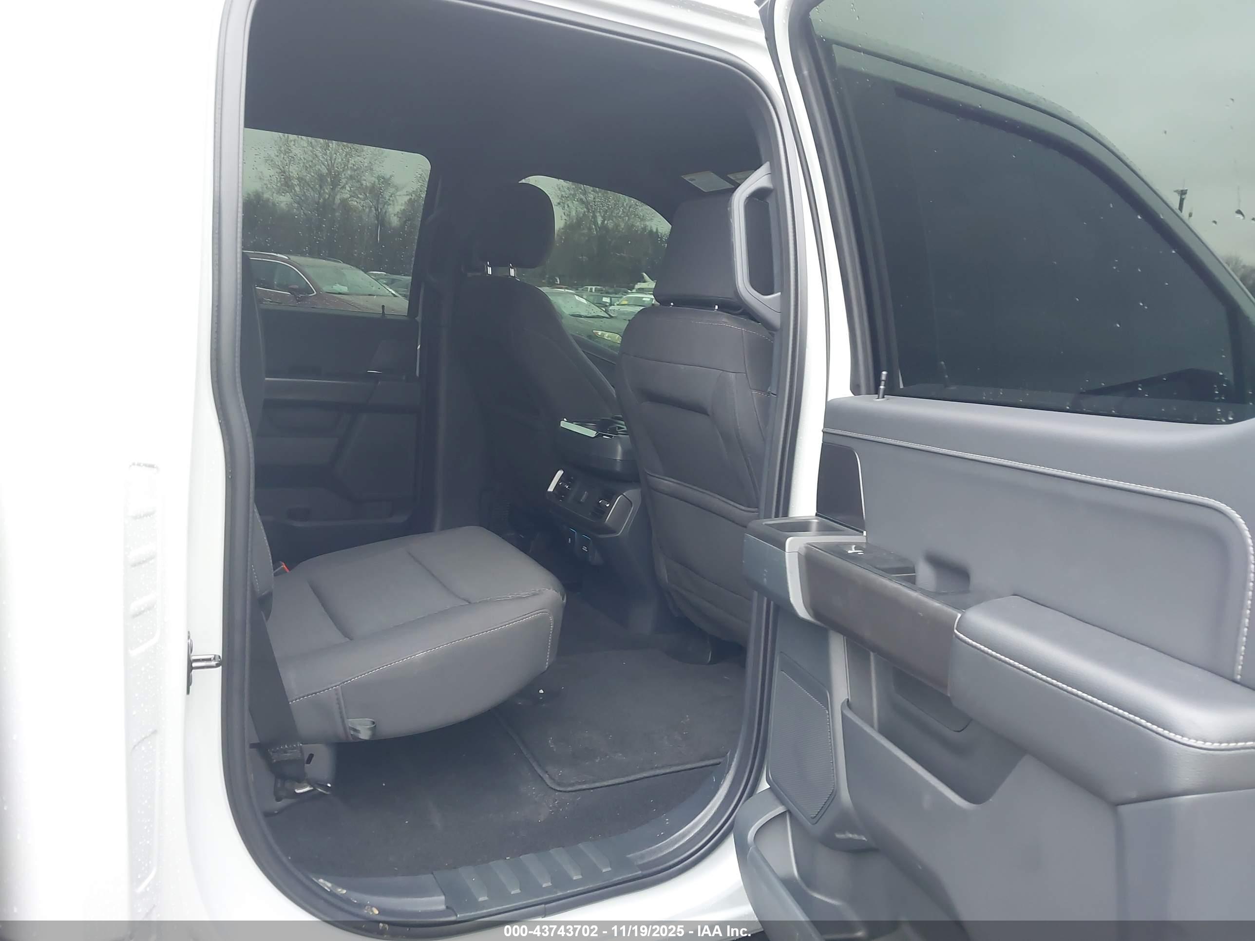 FORD F-150 image 8