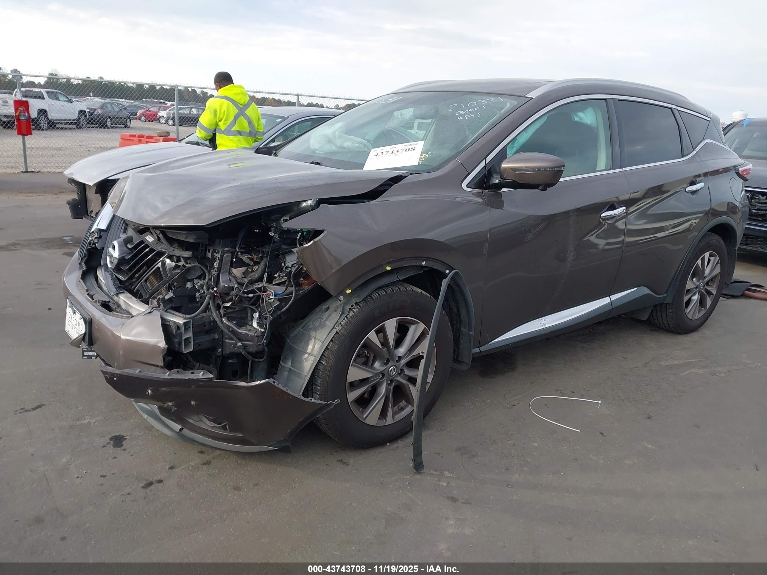 NISSAN MURANO image 2