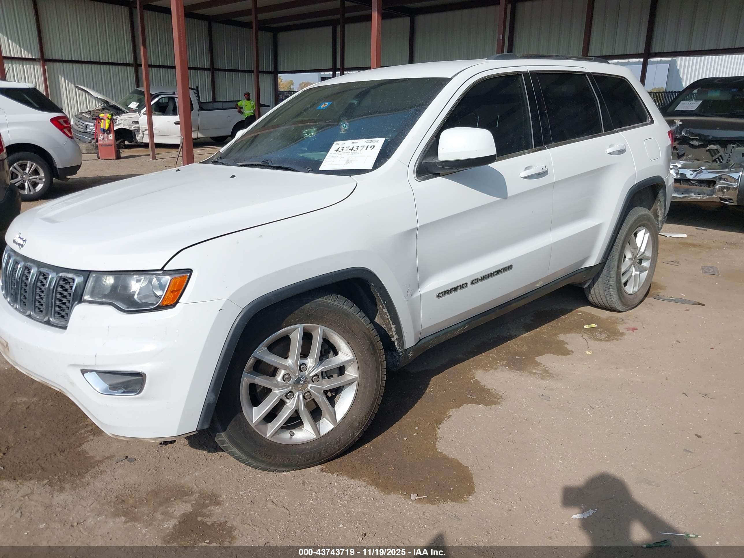 JEEP GRAND image 2