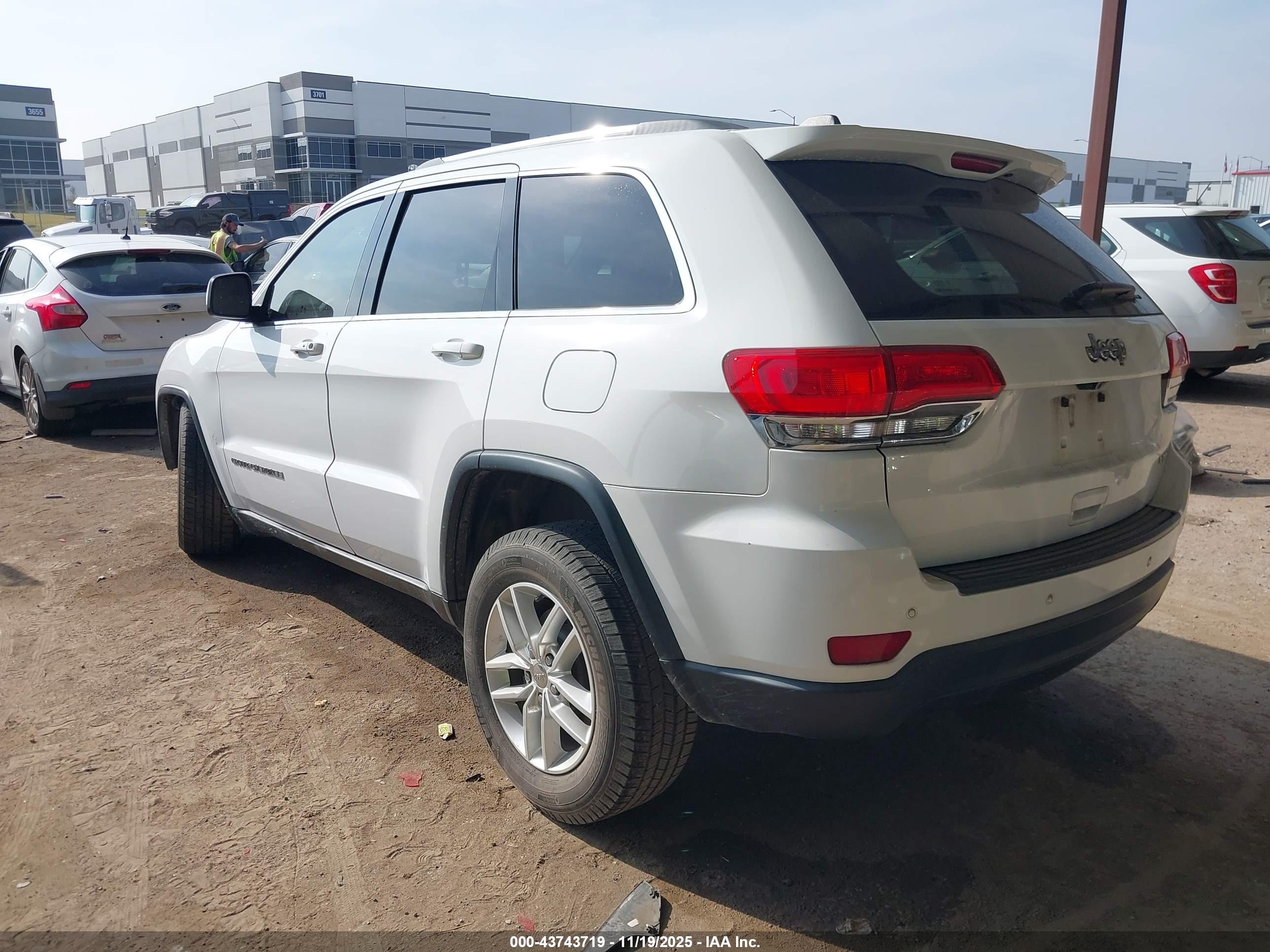 JEEP GRAND image 3