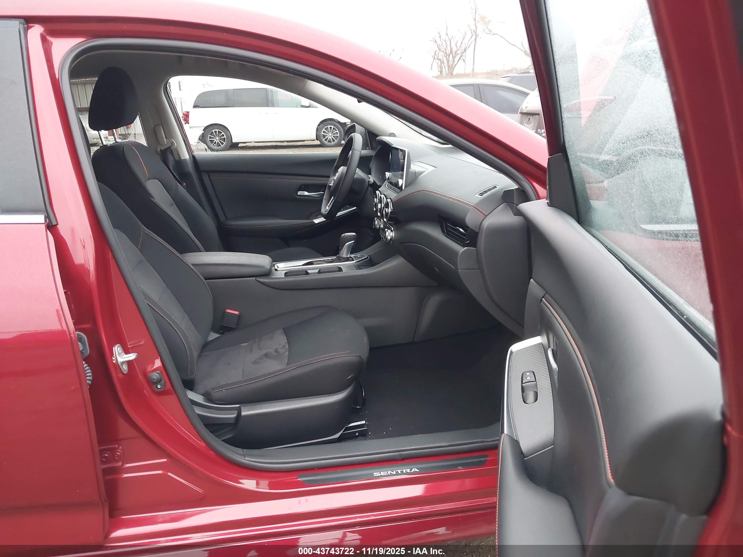 NISSAN SENTRA image 5