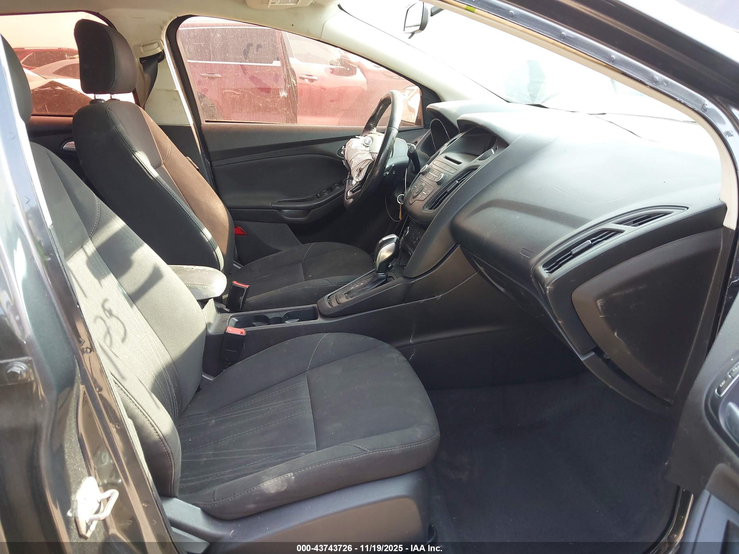 FORD FOCUS image 5