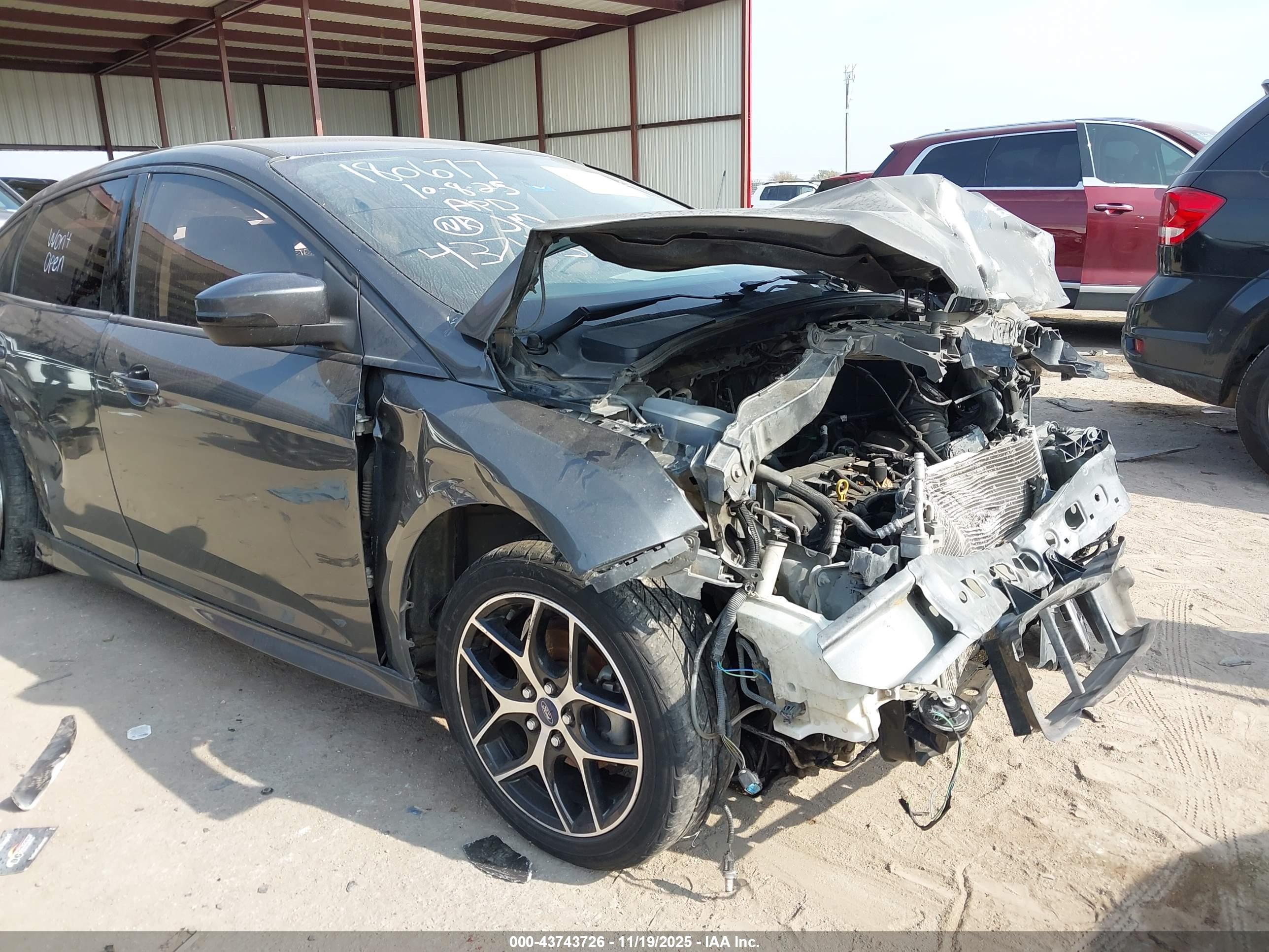 FORD FOCUS image 6