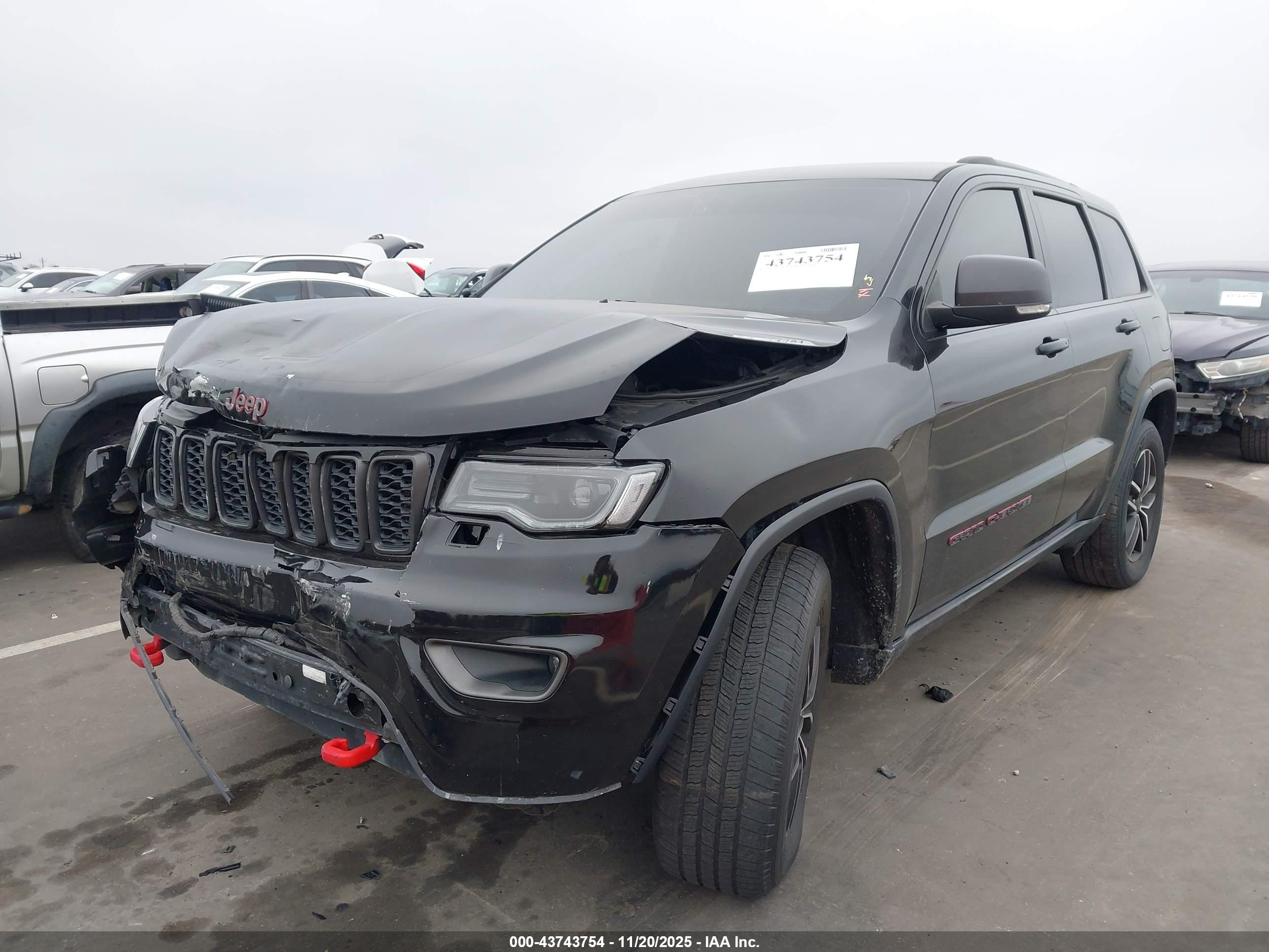 JEEP GRAND image 2