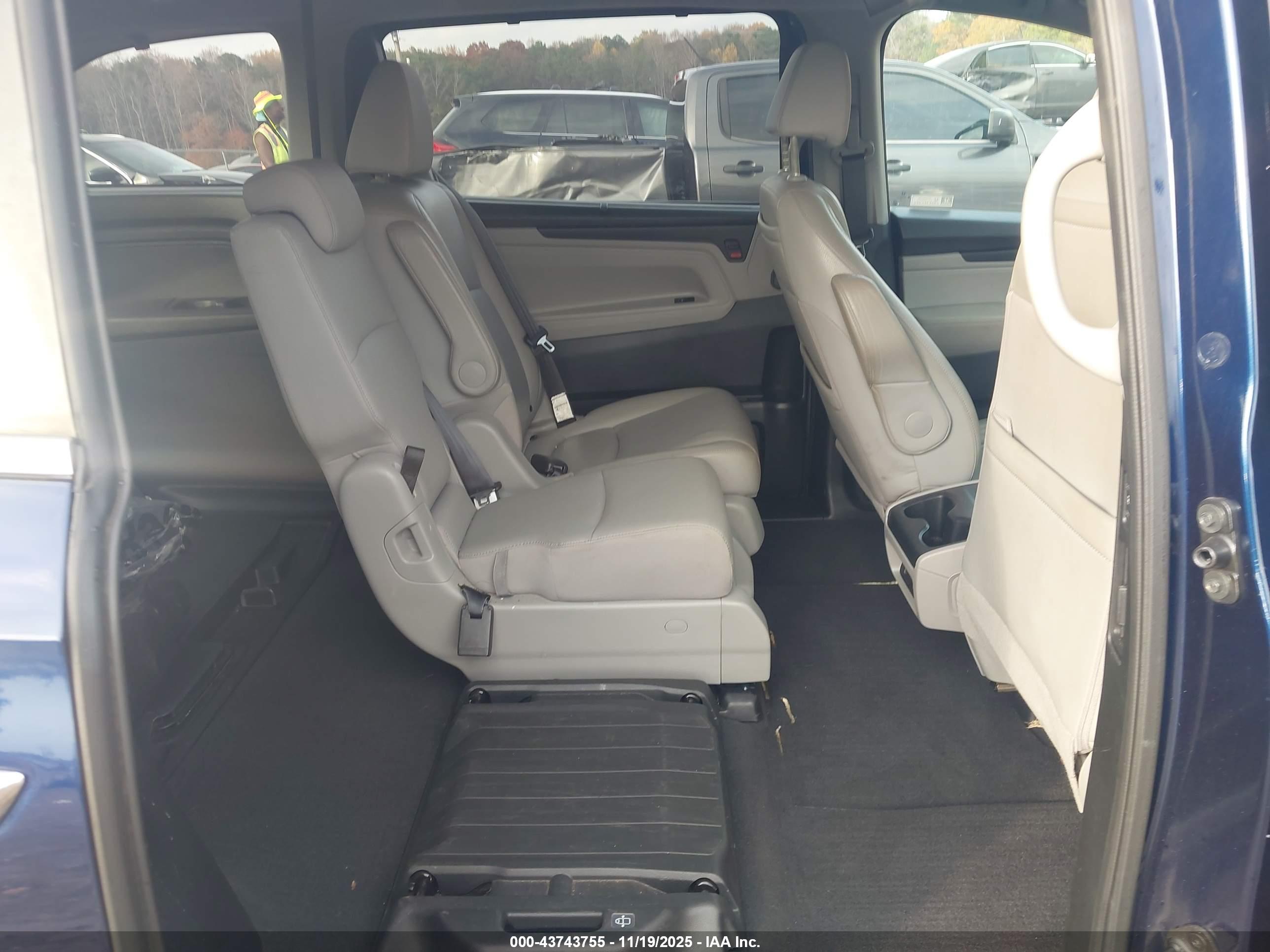 HONDA ODYSSEY image 8