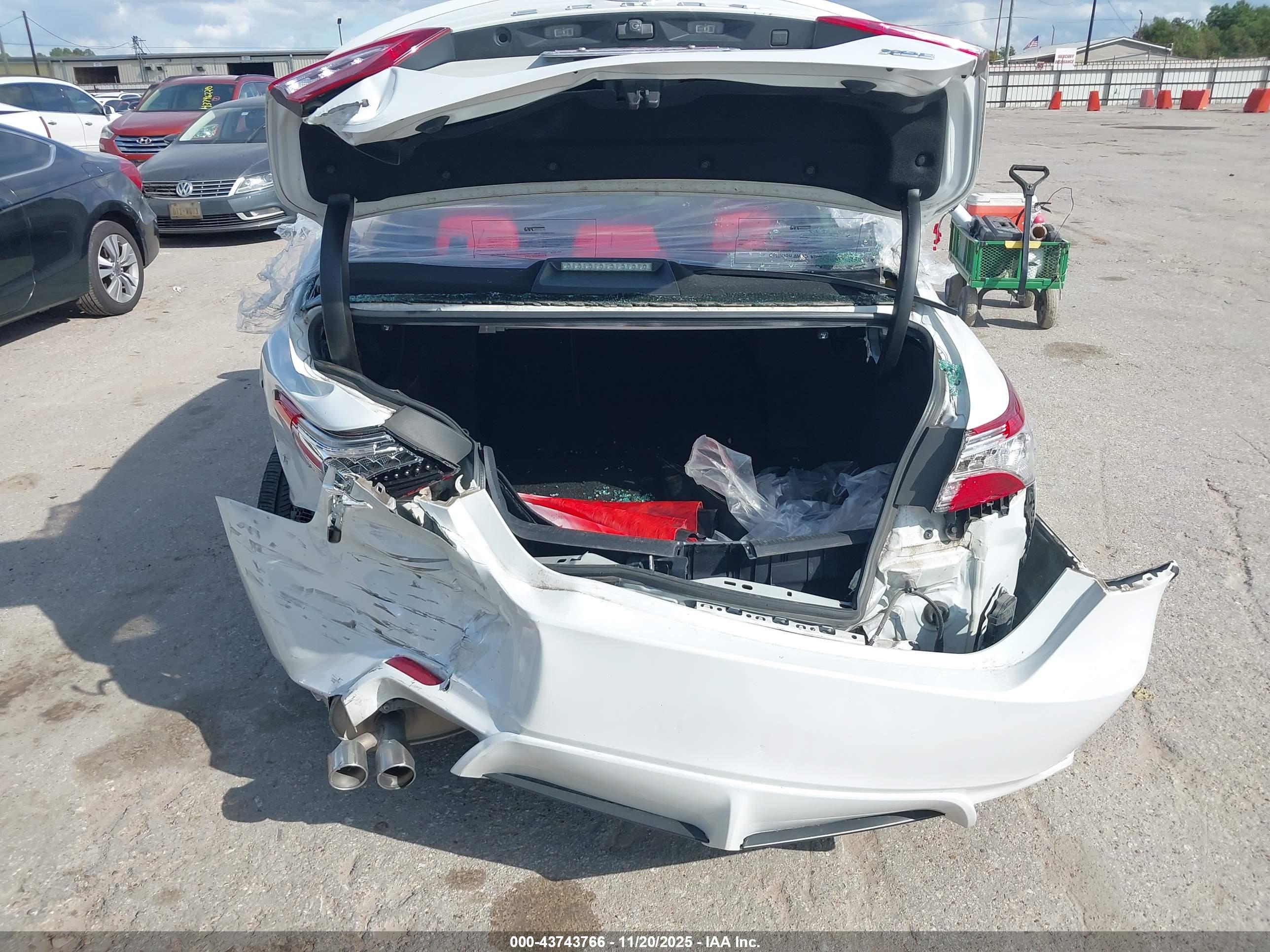 TOYOTA CAMRY image 6