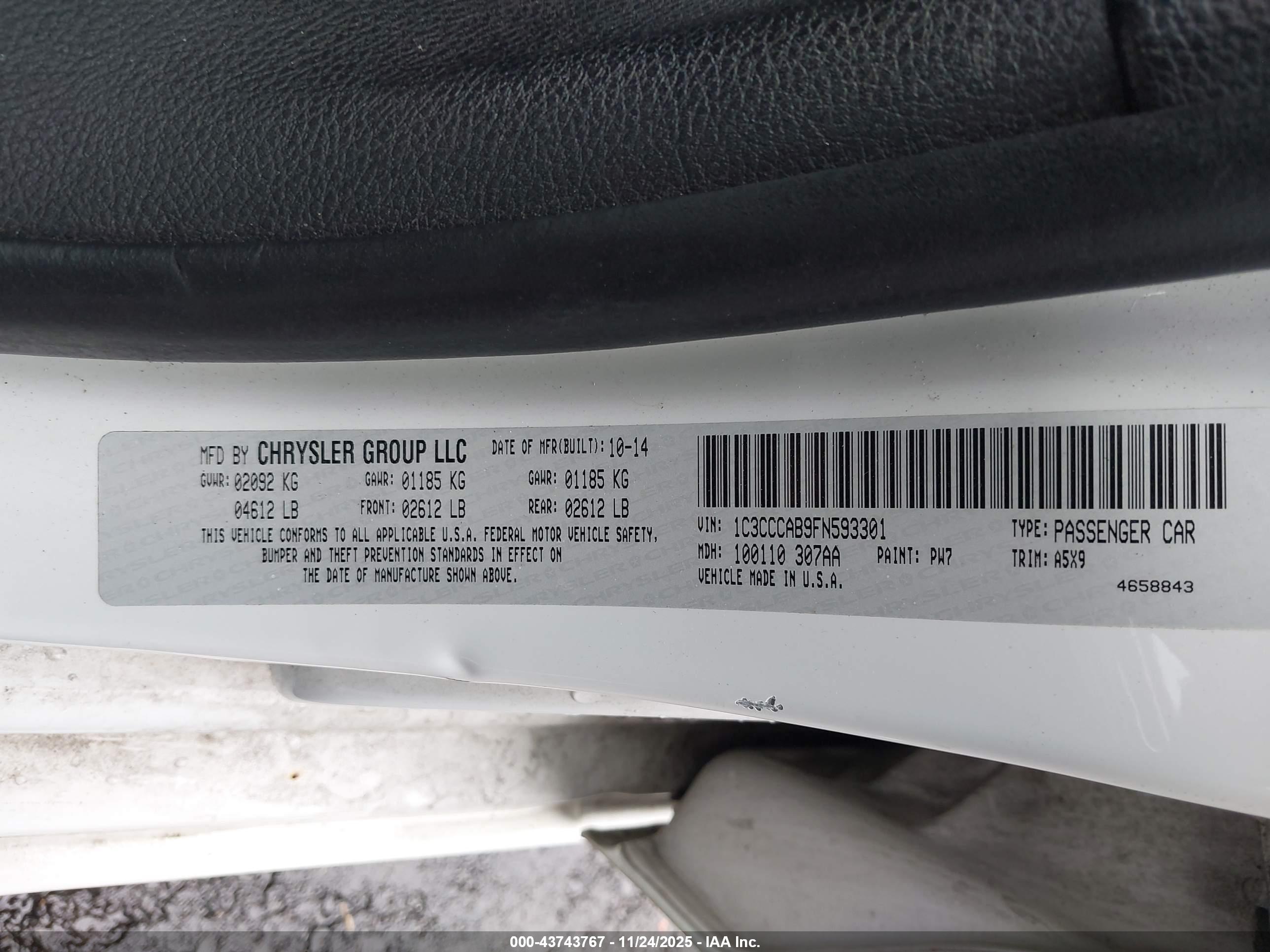 CHRYSLER 200 image 9