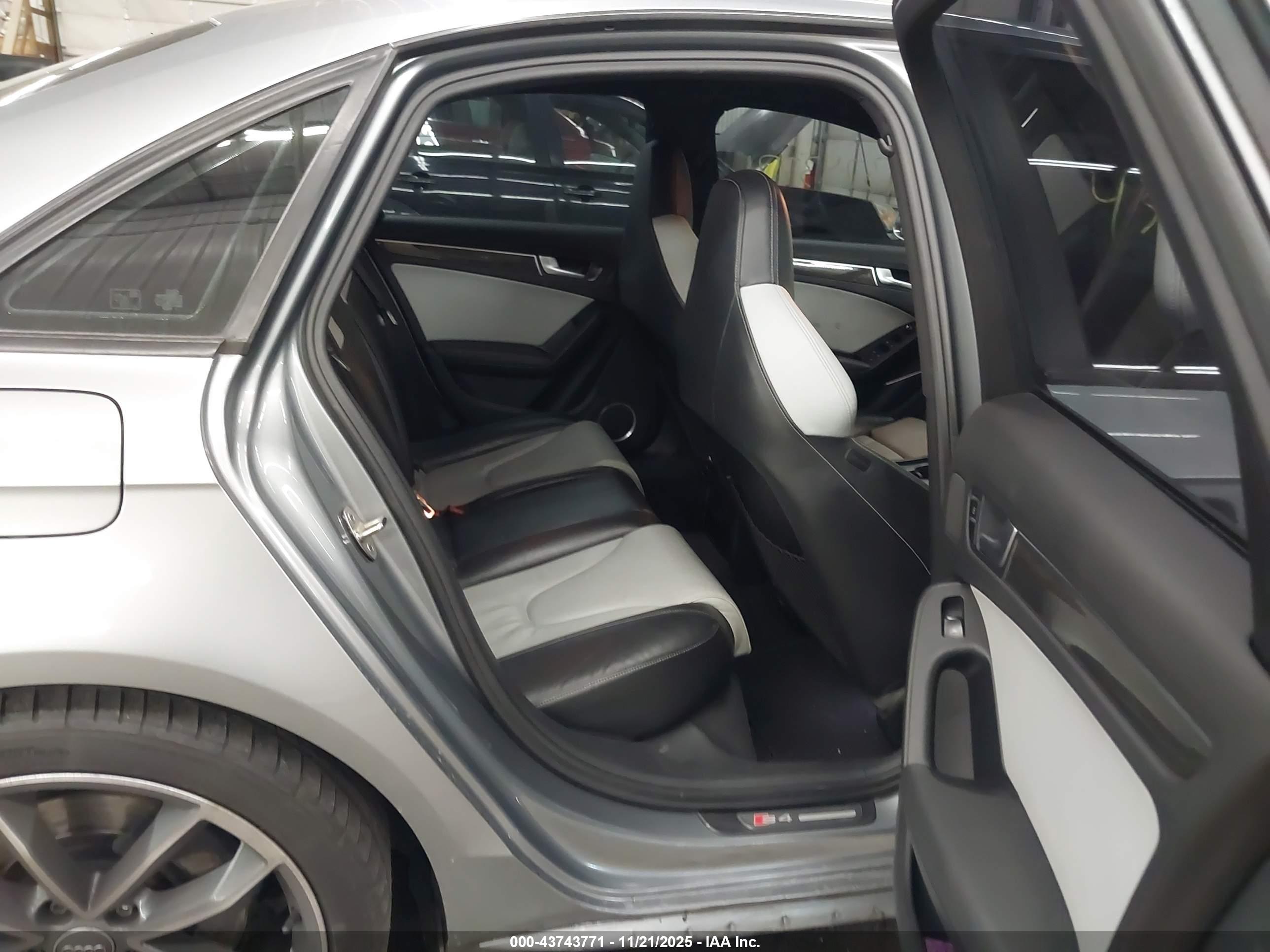 AUDI S4 image 8
