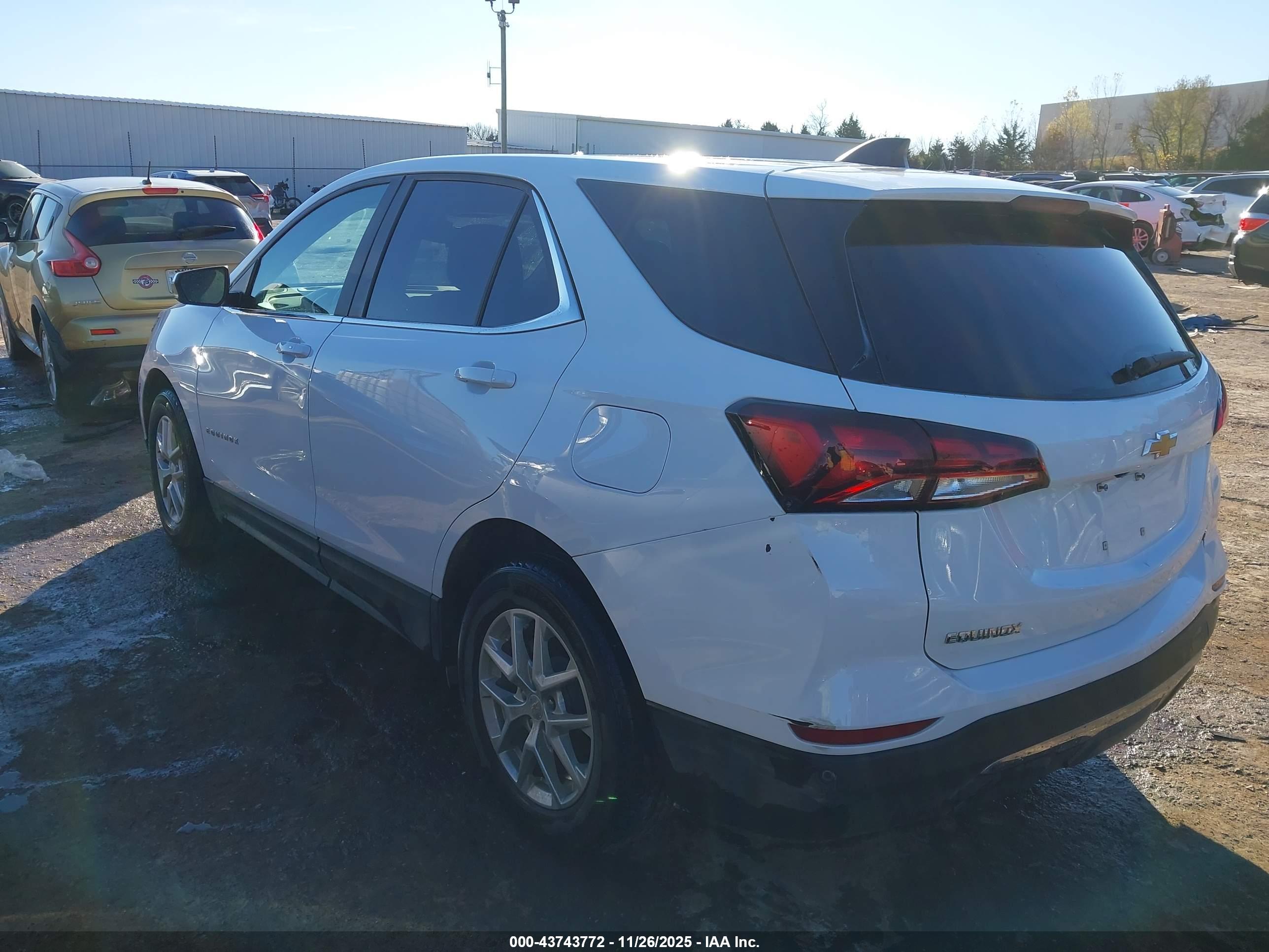 CHEVROLET EQUINOX image 3