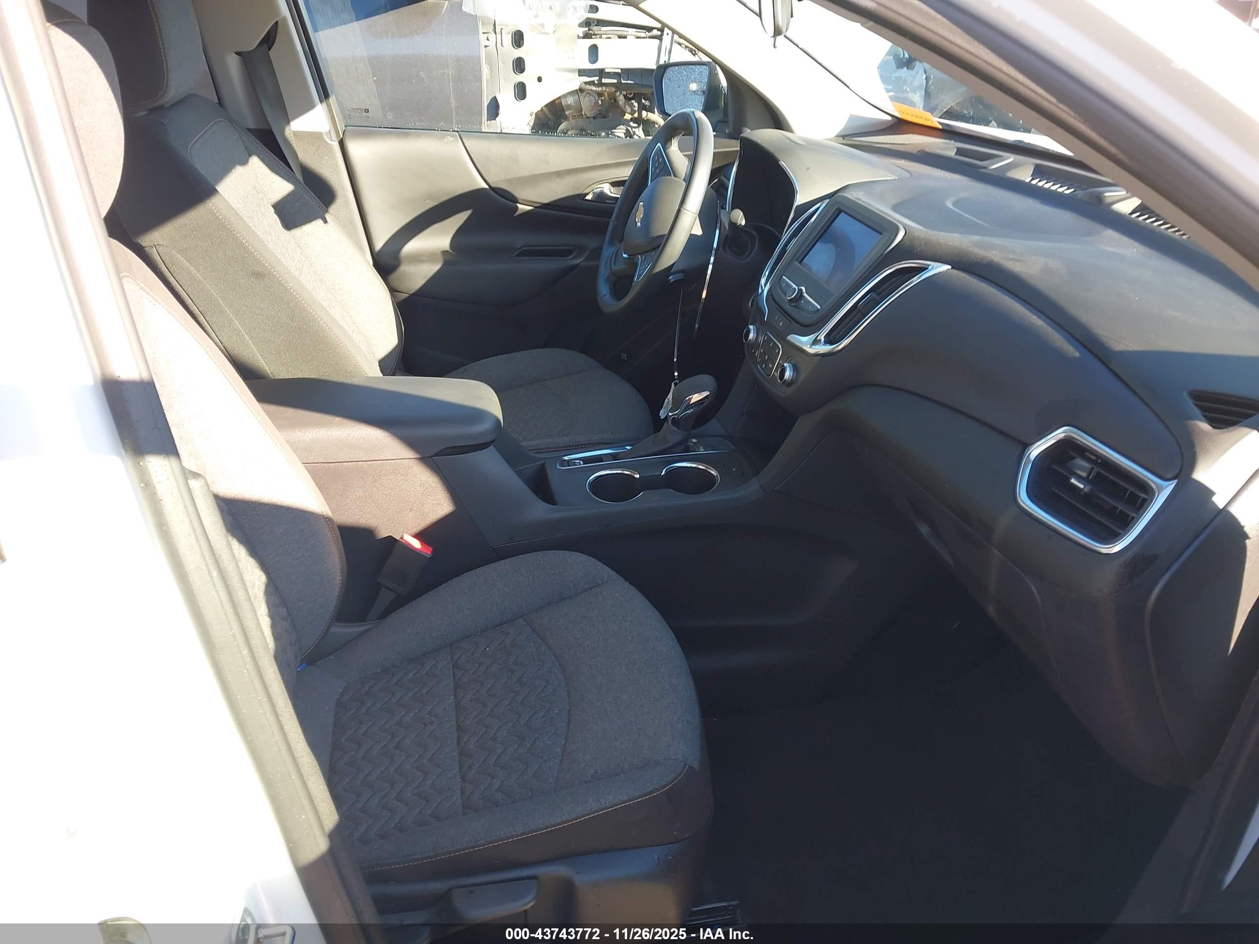 CHEVROLET EQUINOX image 5