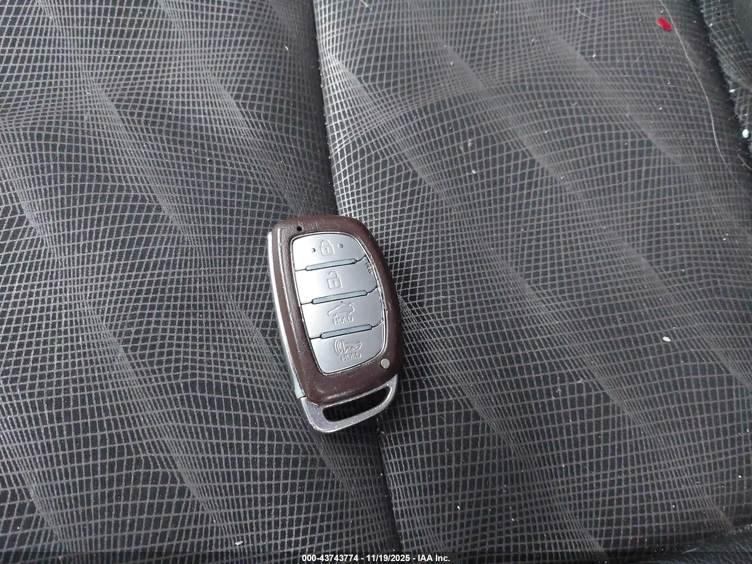 HYUNDAI SONATA image 11