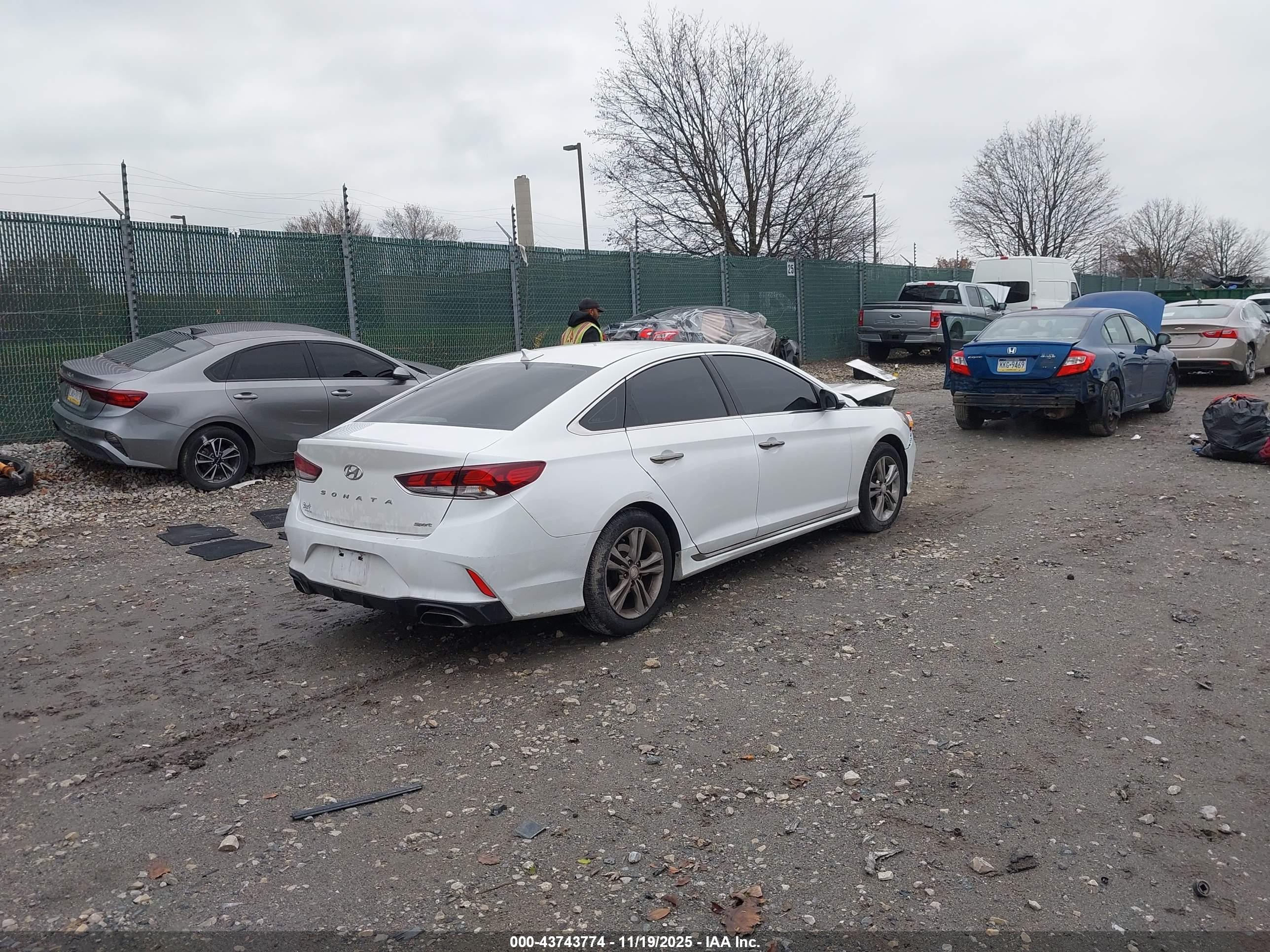 HYUNDAI SONATA image 4