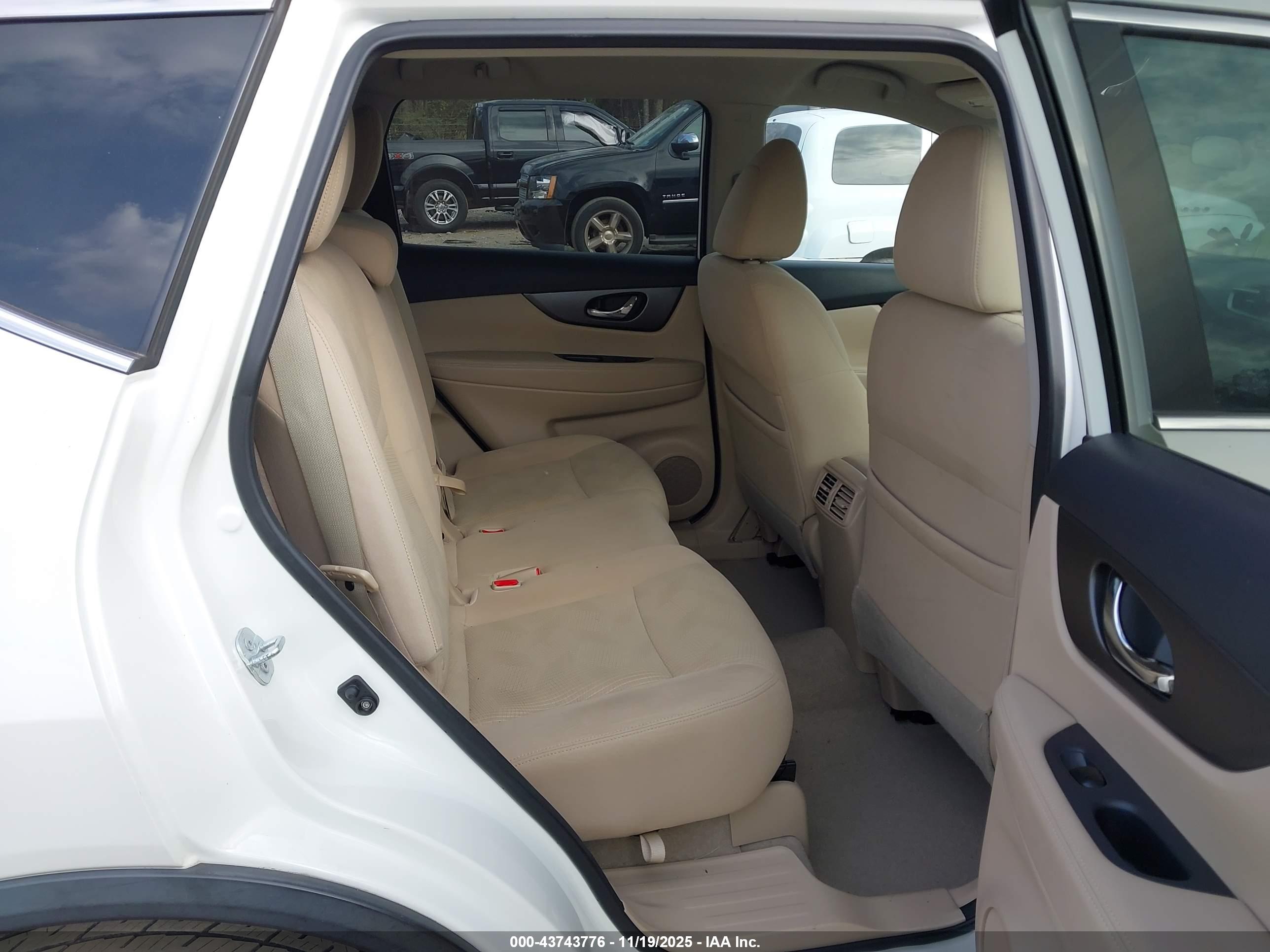 NISSAN ROGUE image 8