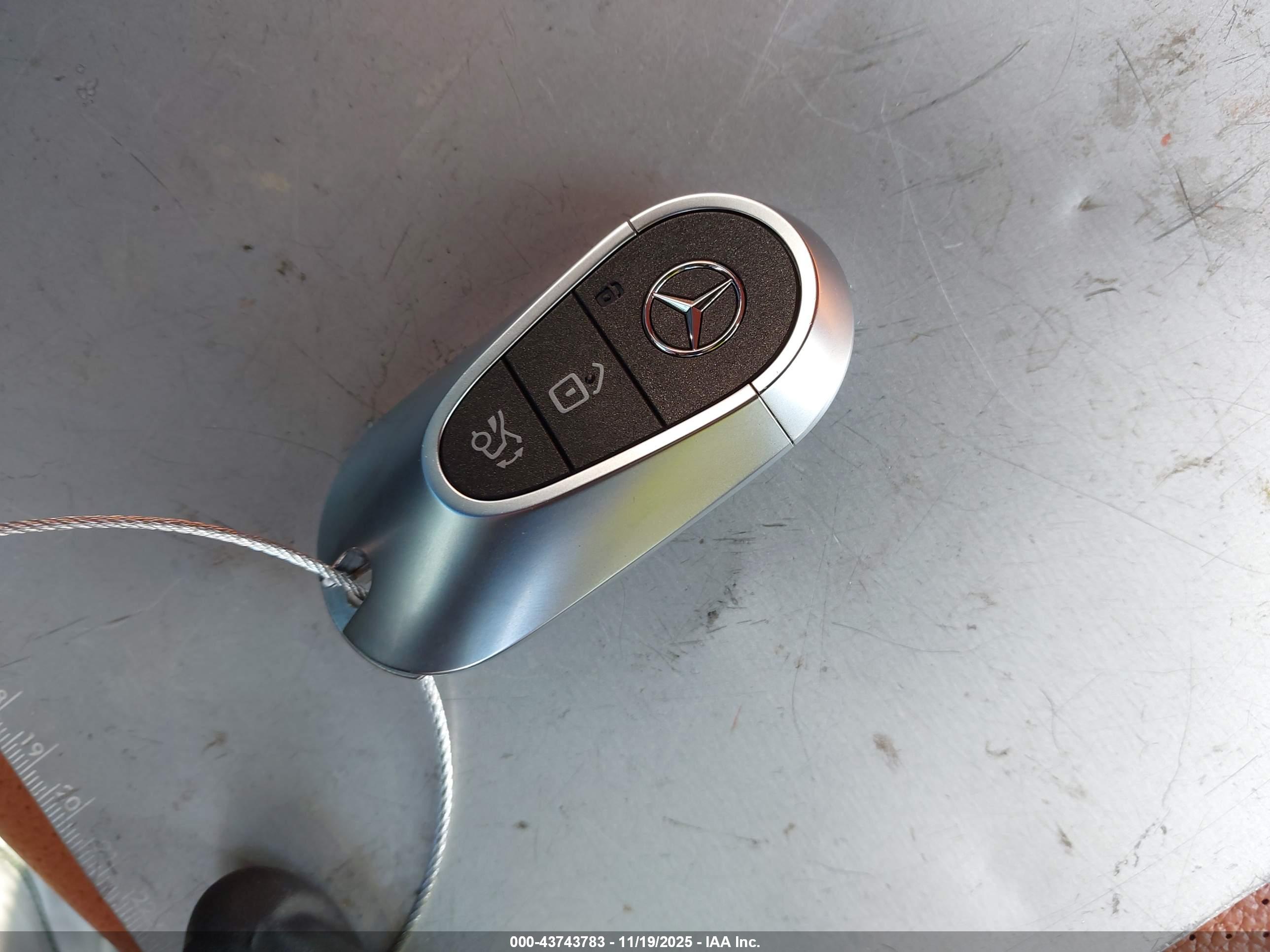 MERCEDES-BENZ C image 11