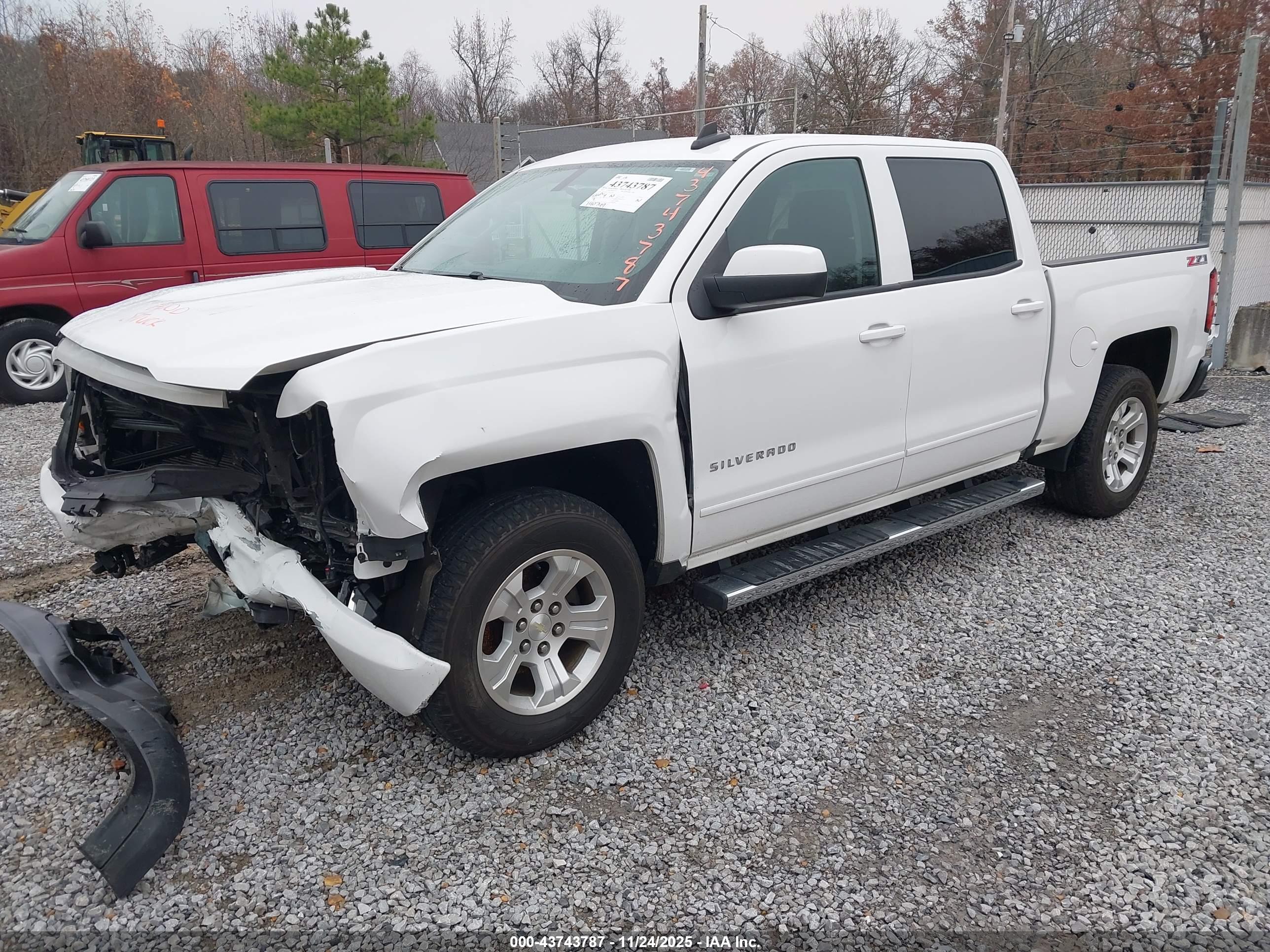 CHEVROLET SILVERADO image 2