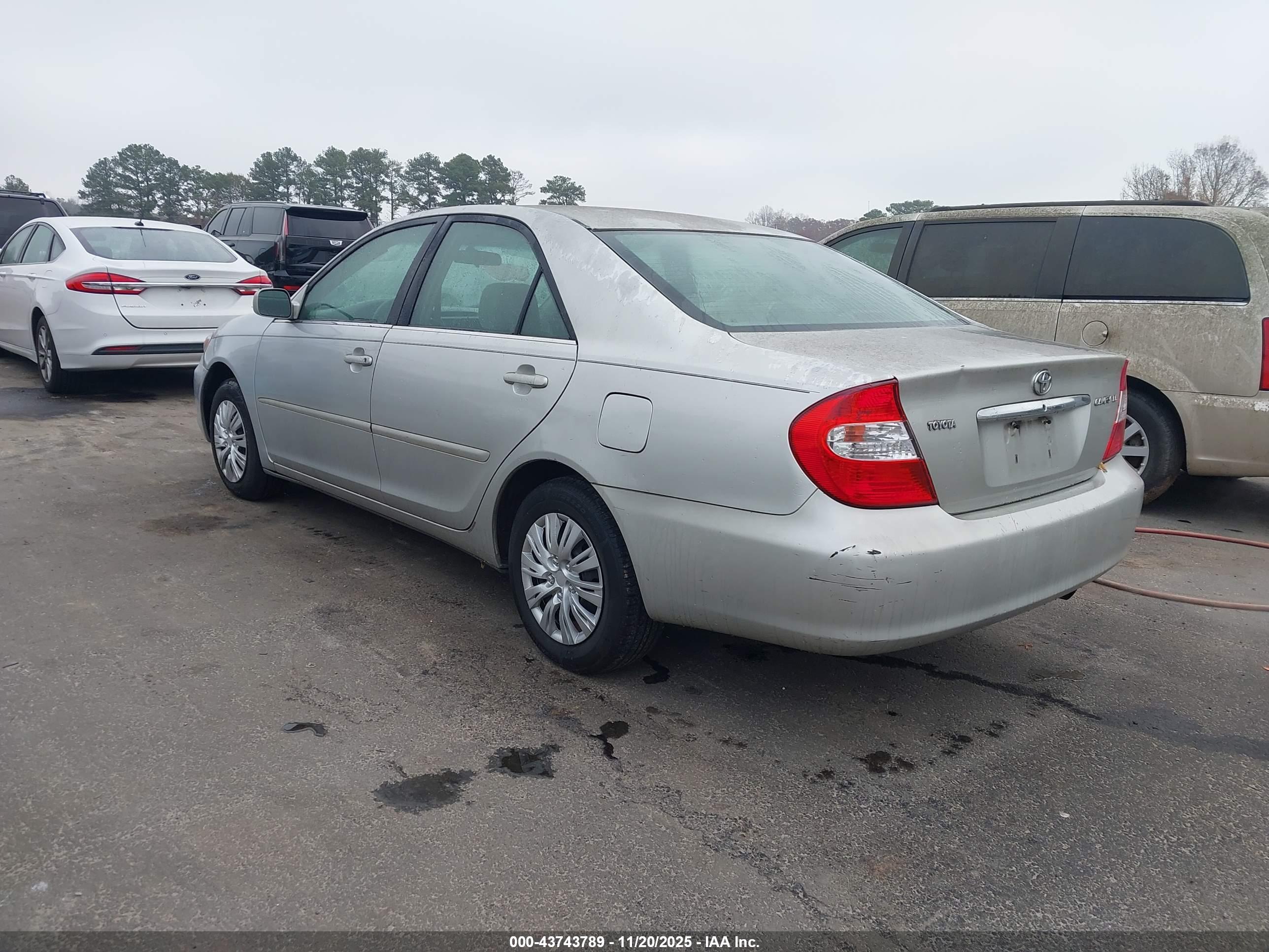 TOYOTA CAMRY image 3