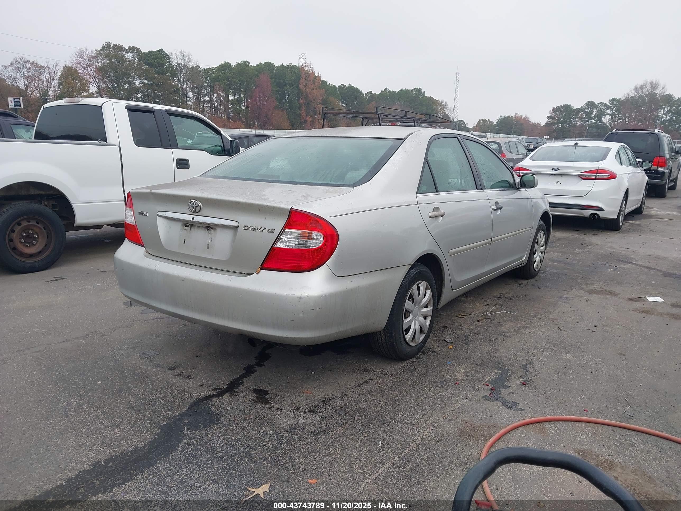 TOYOTA CAMRY image 4