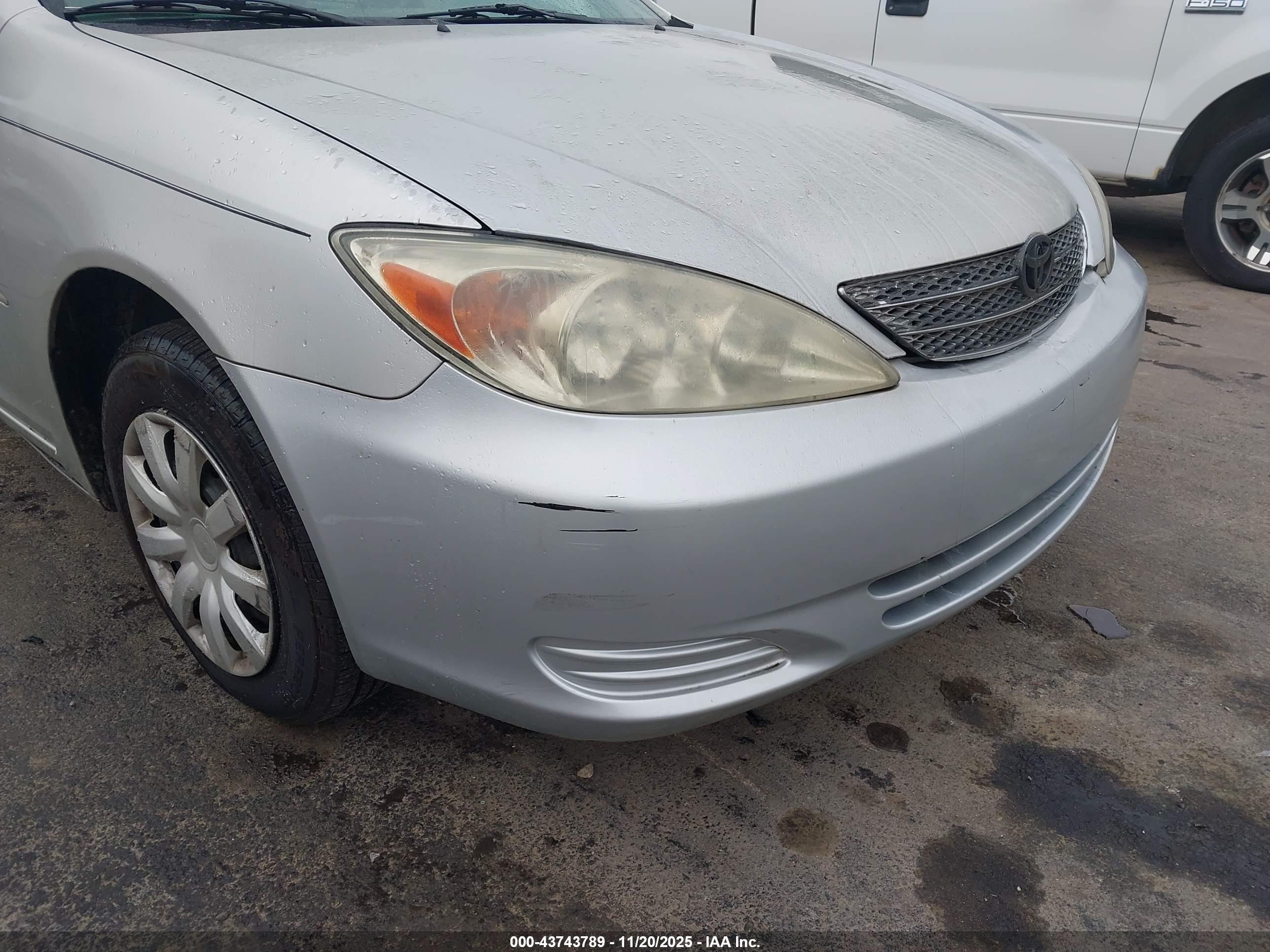 TOYOTA CAMRY image 6