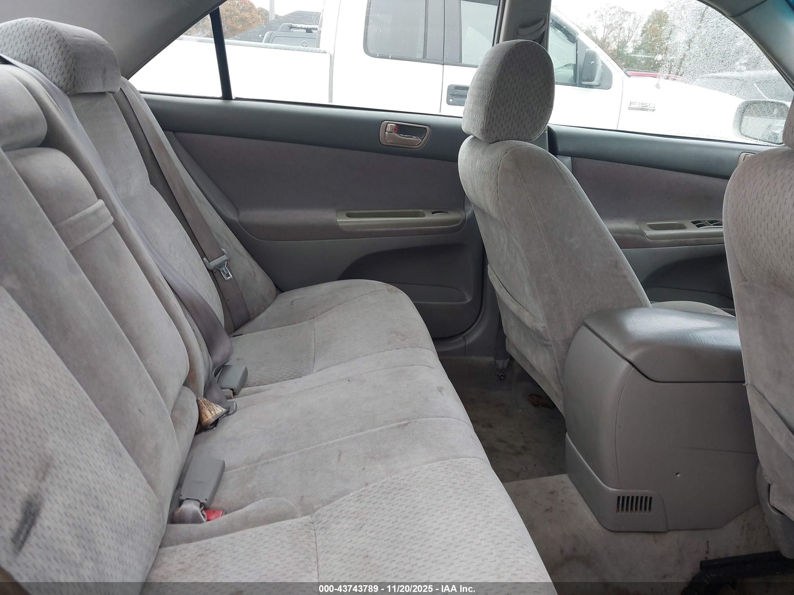 TOYOTA CAMRY image 8