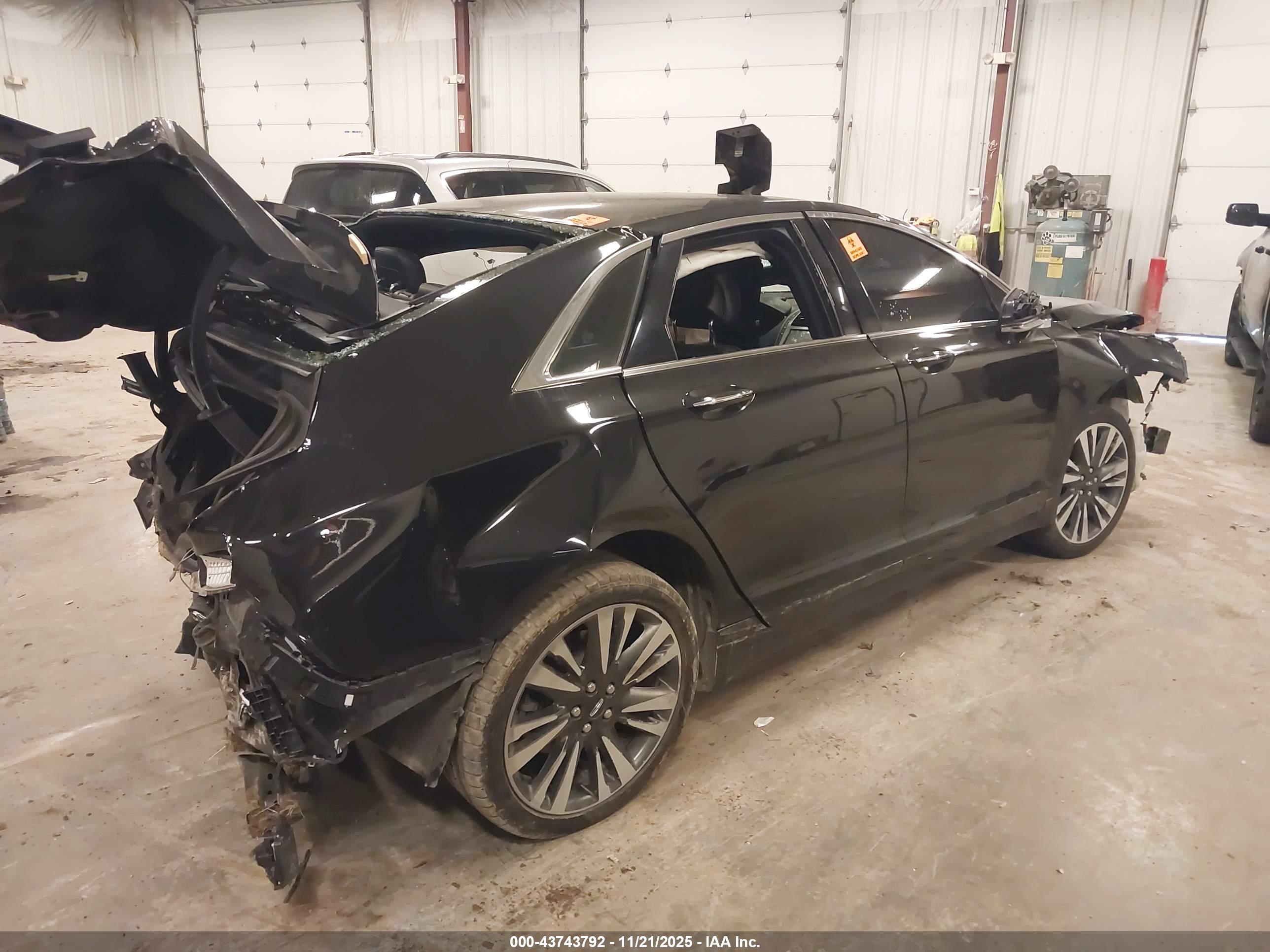 LINCOLN MKZ image 4