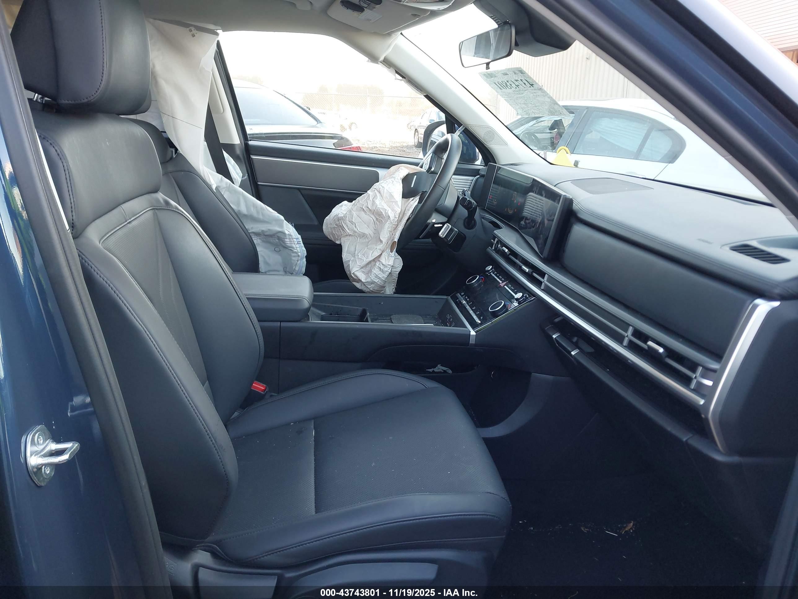 HYUNDAI SANTA image 5